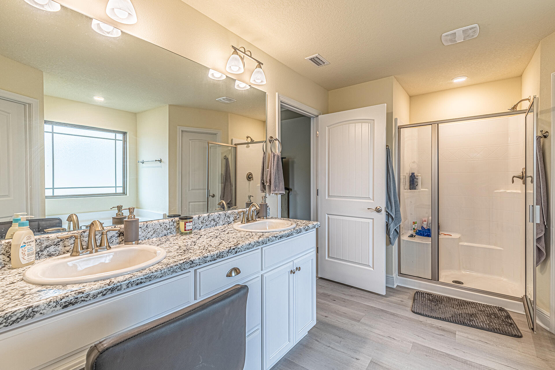 HIDDEN VALLEY - Residential