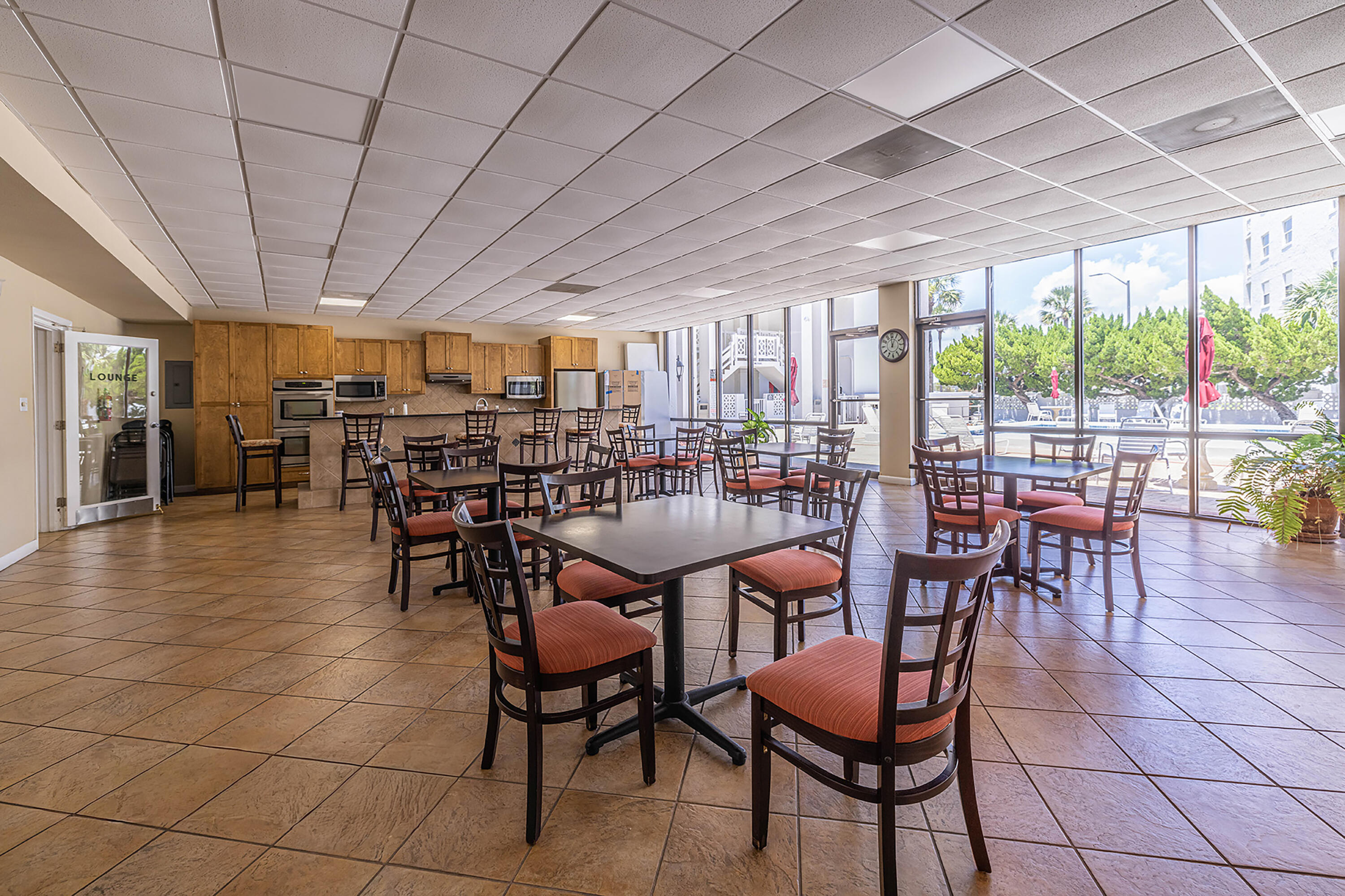 EL MATADOR CONDO - Residential