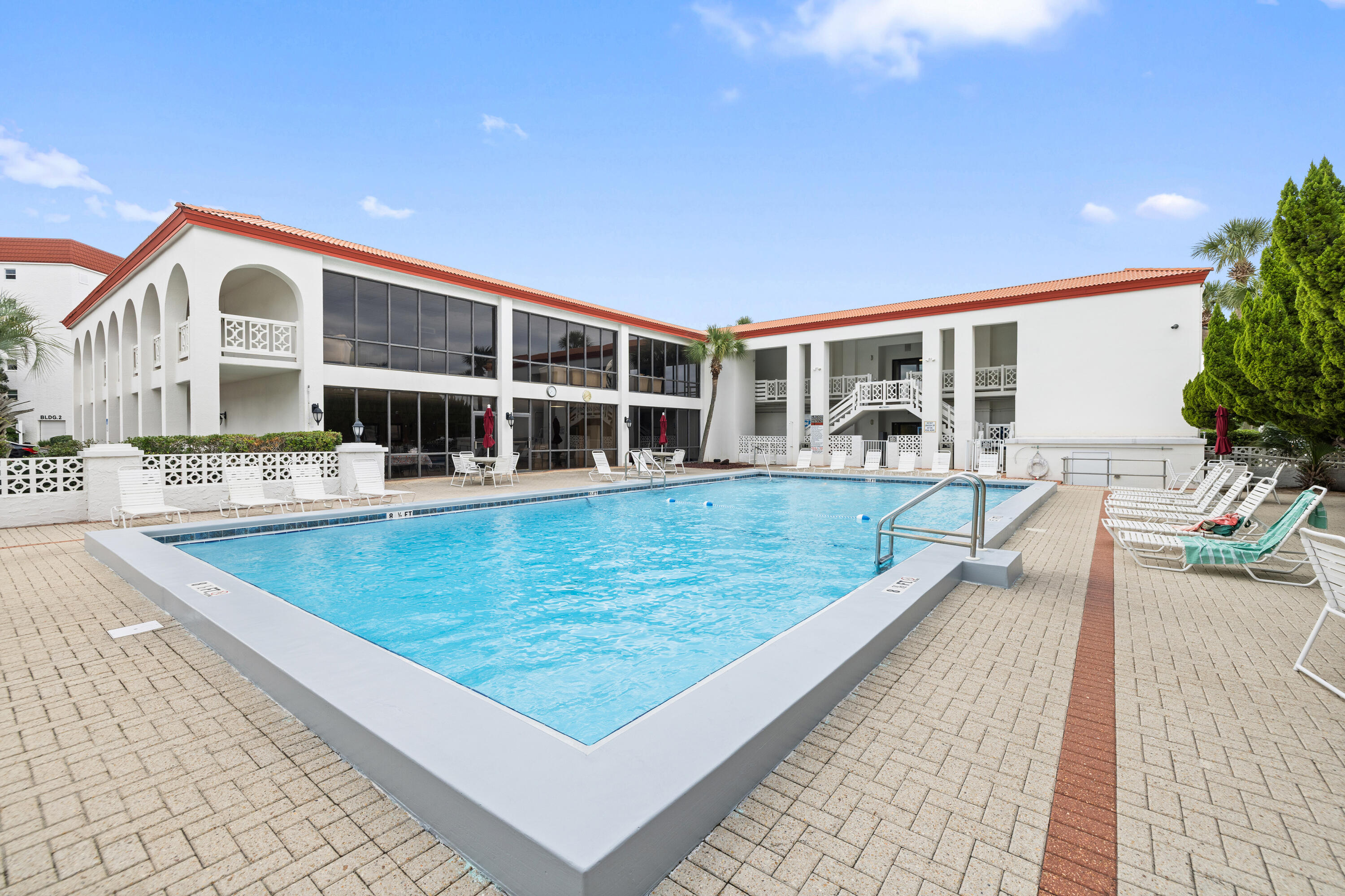 EL MATADOR CONDO - Residential