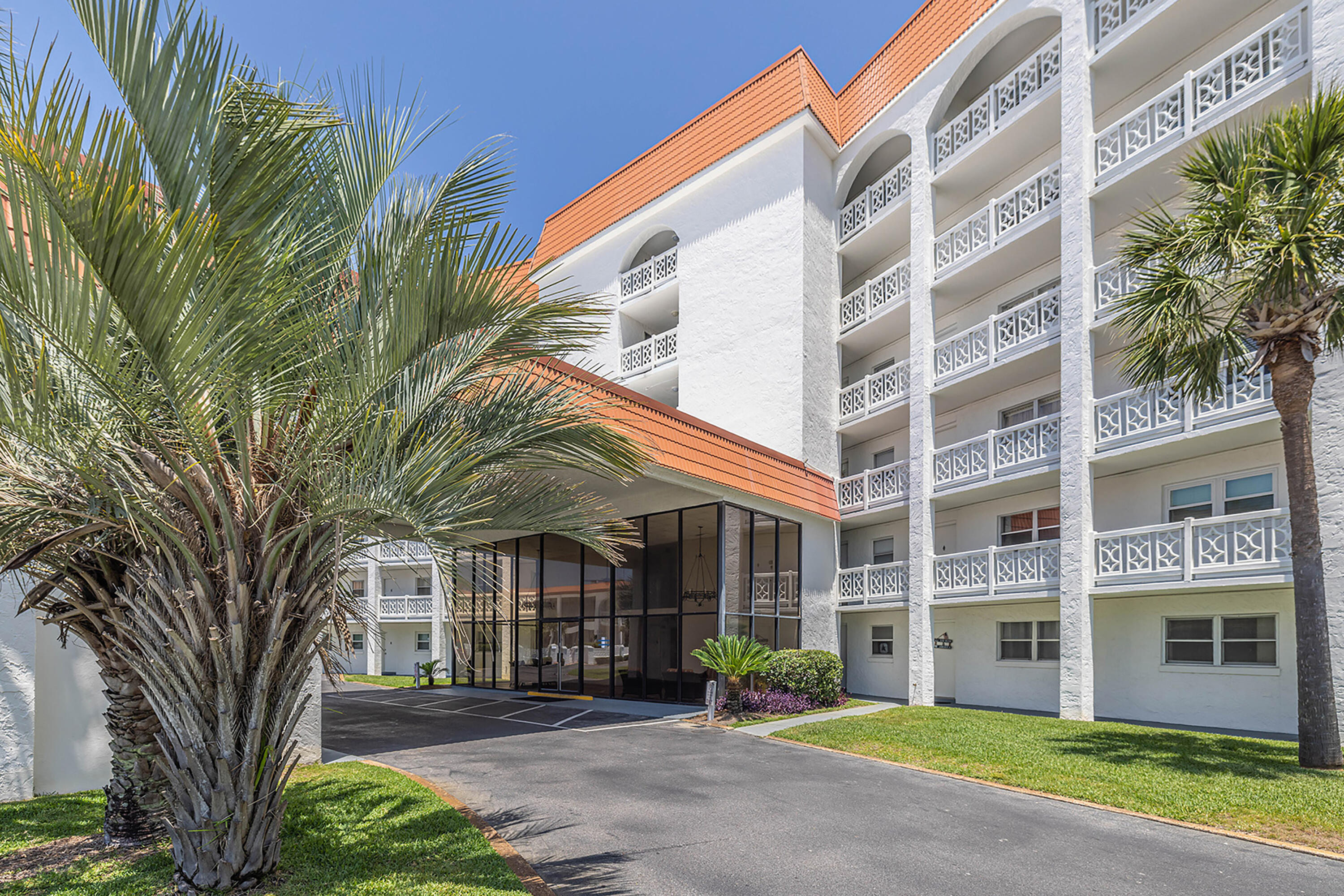 EL MATADOR CONDO - Residential