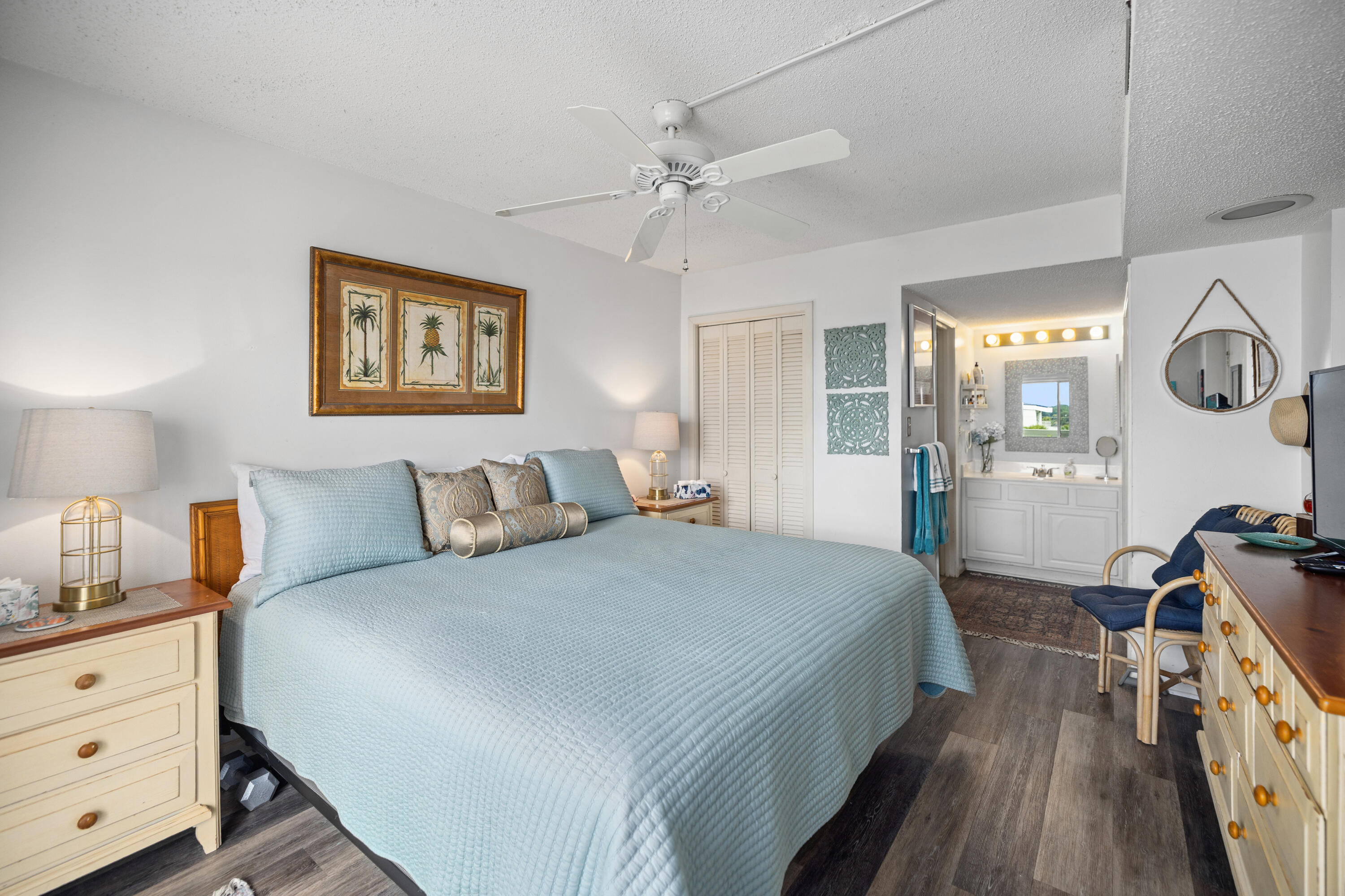 EL MATADOR CONDO - Residential