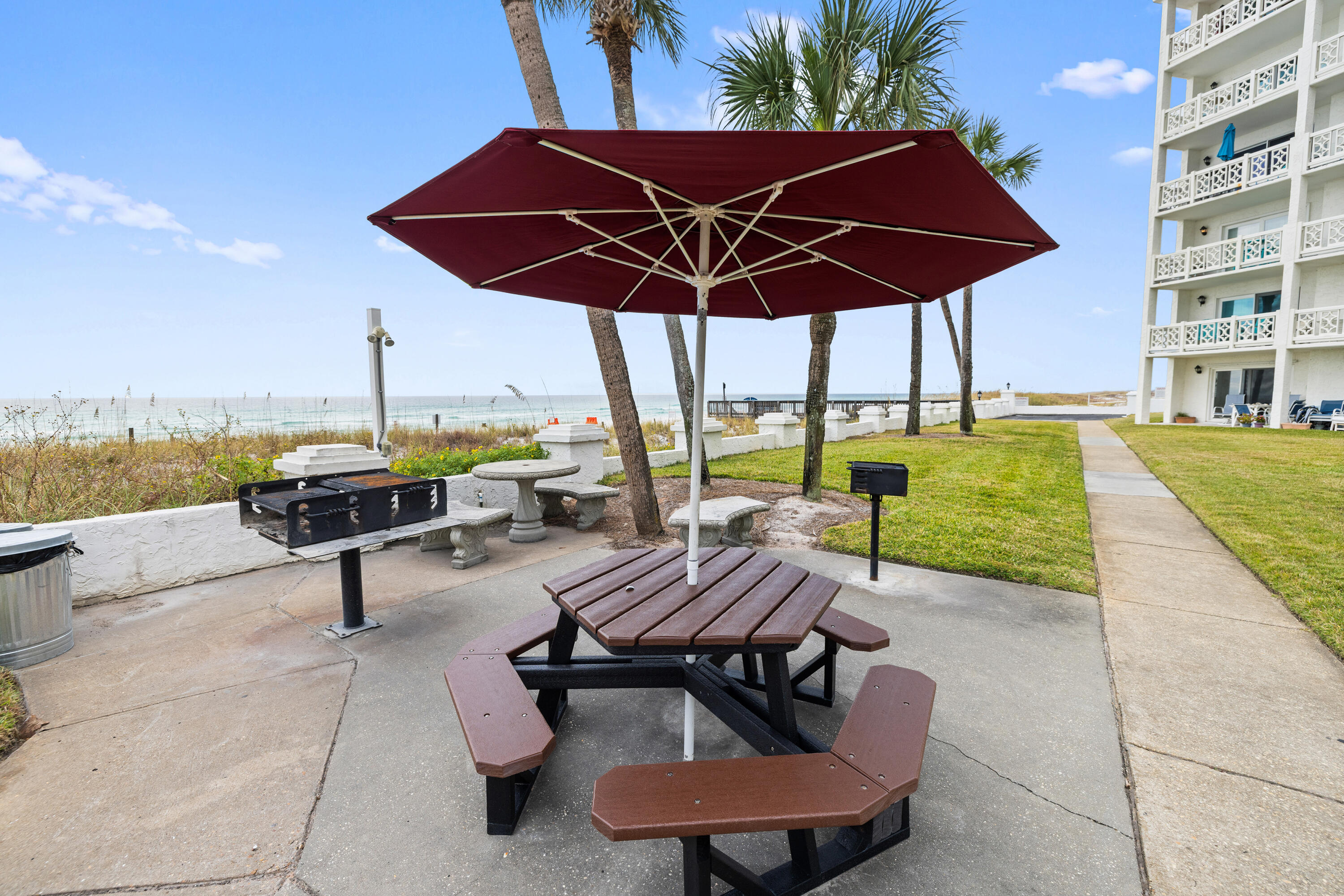 EL MATADOR CONDO - Residential