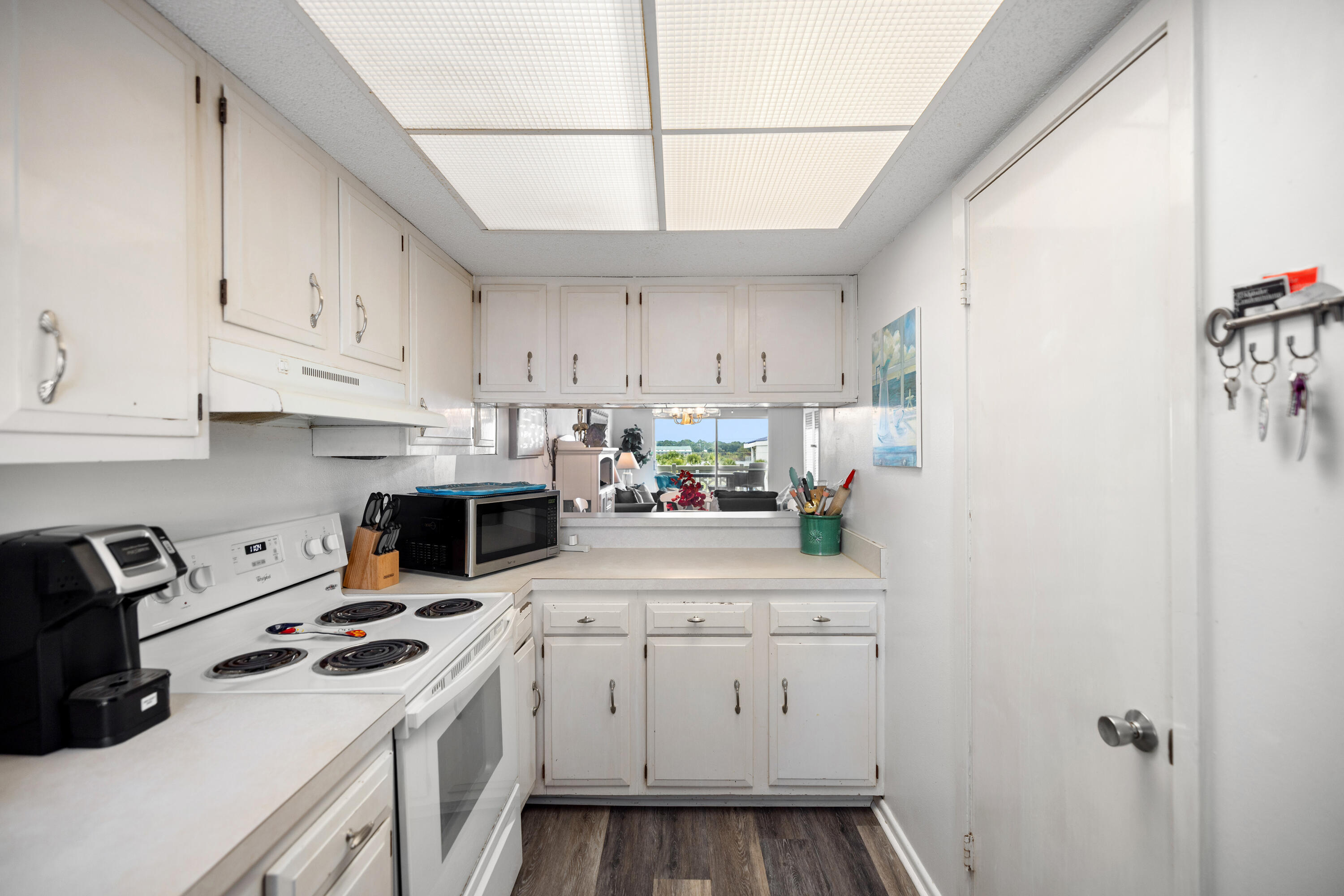 EL MATADOR CONDO - Residential