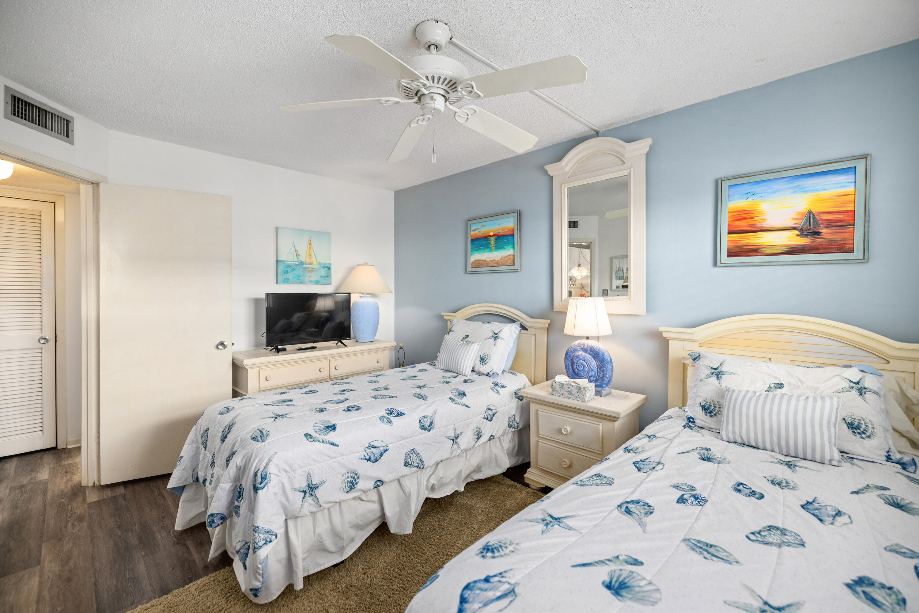 EL MATADOR CONDO - Residential