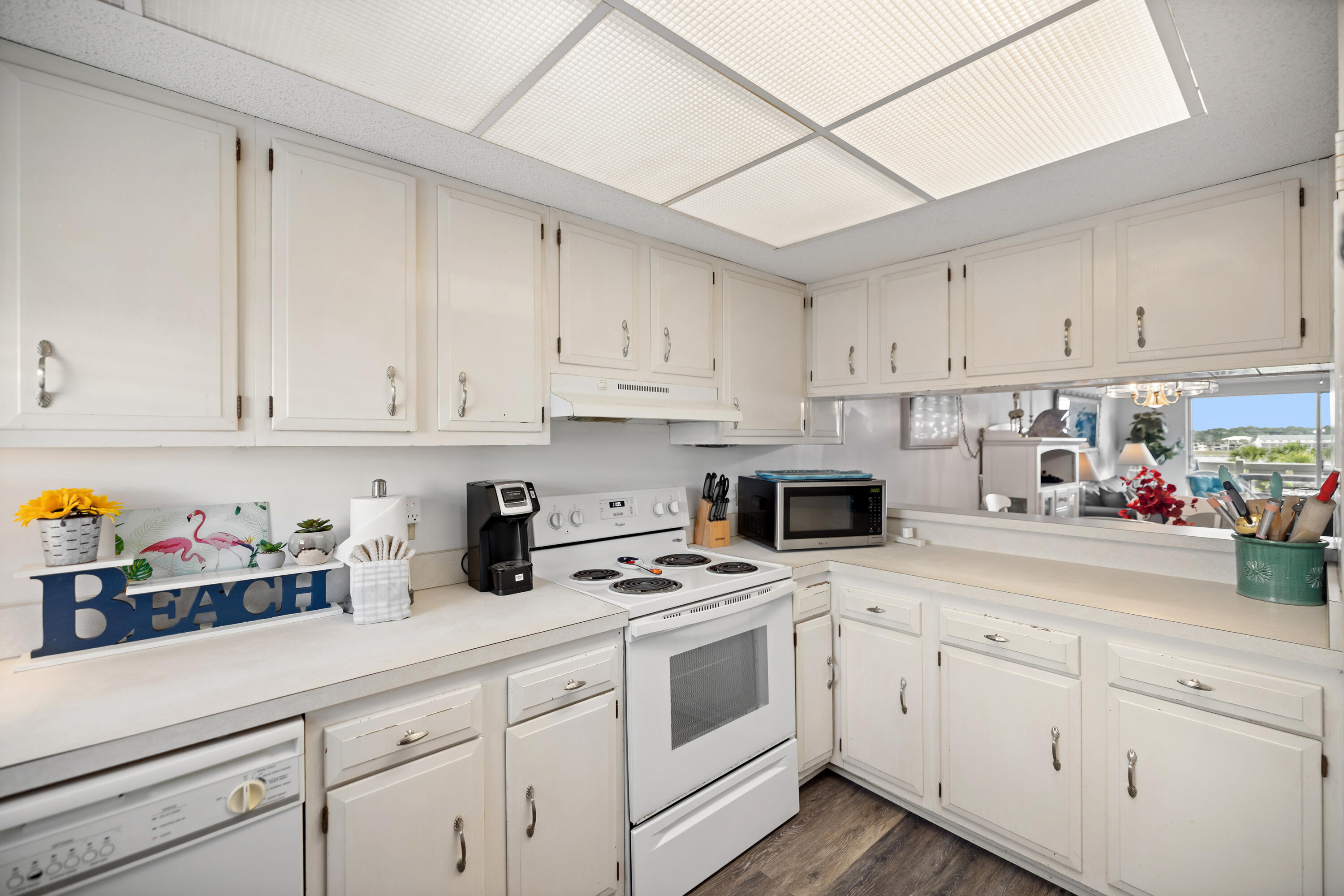 EL MATADOR CONDO - Residential