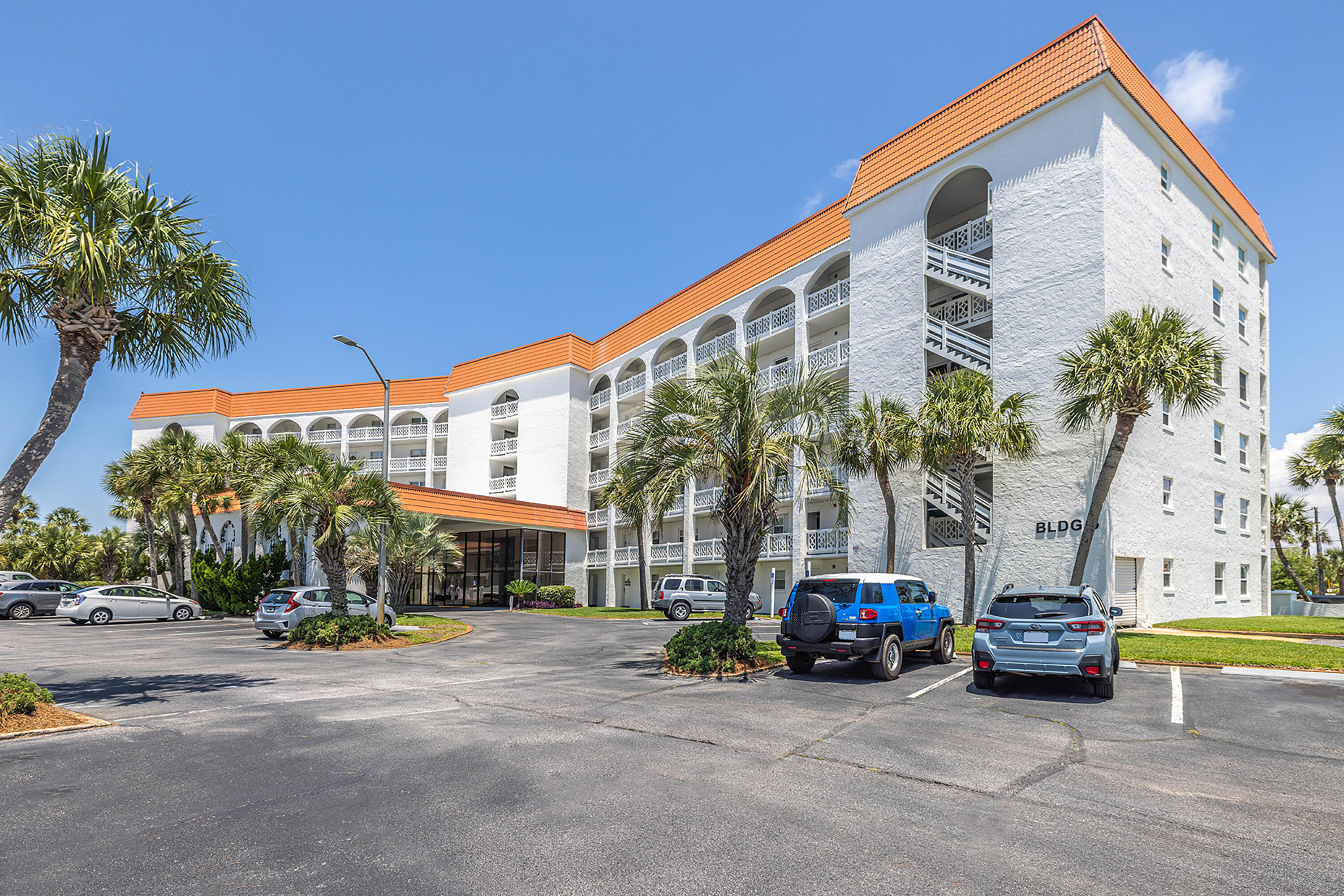 EL MATADOR CONDO - Residential