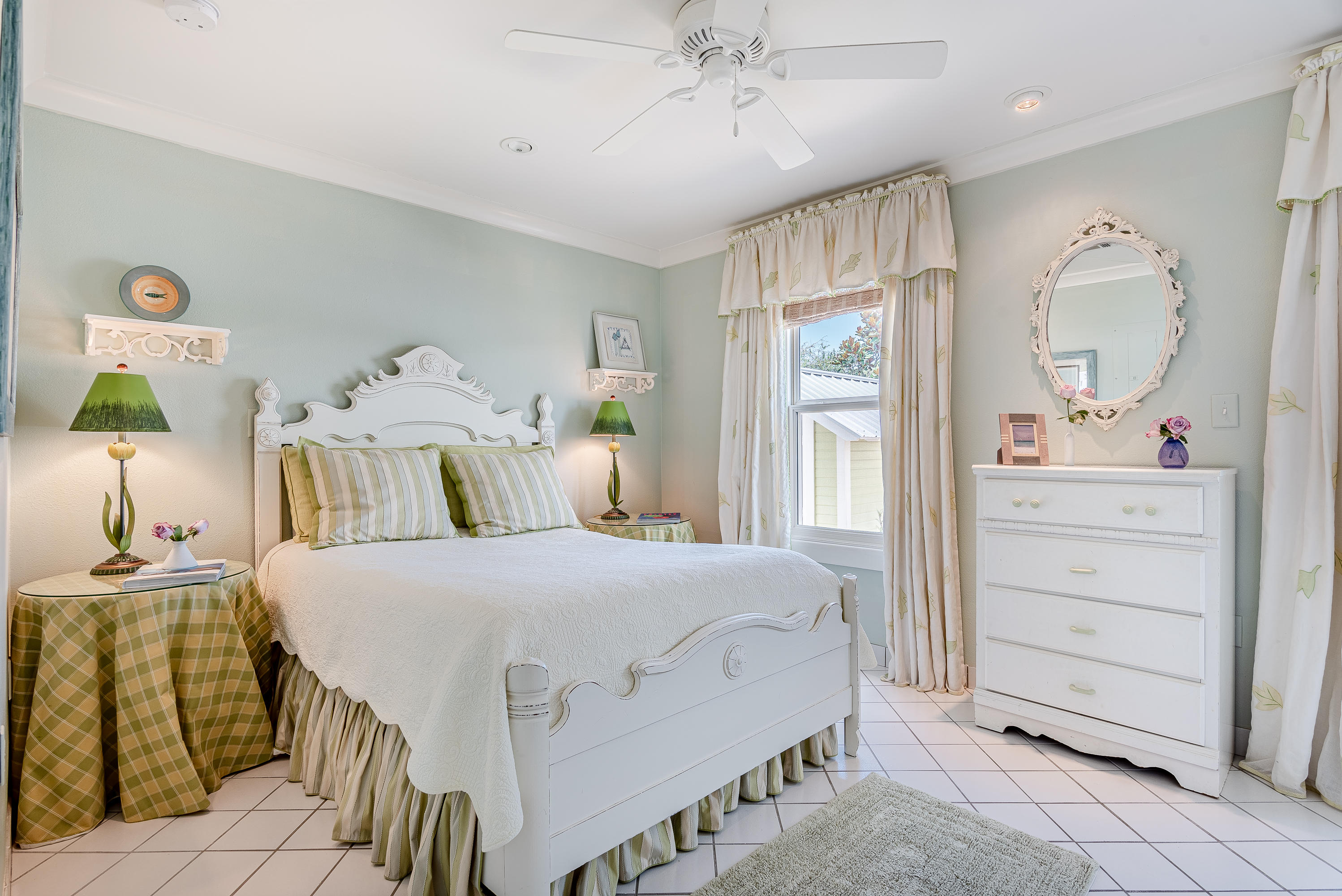 OYSTER LAKE - Residential