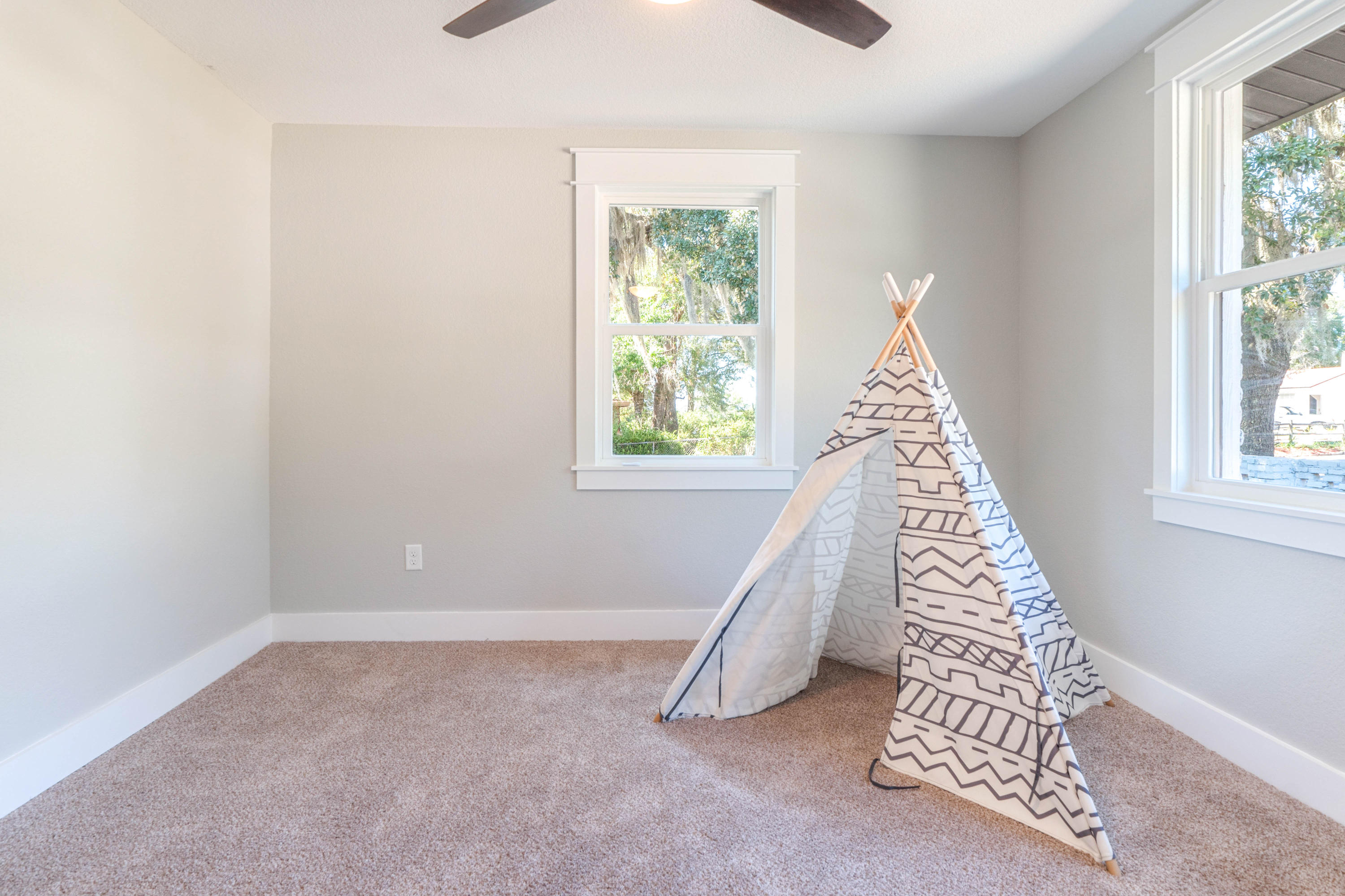 FLORIDA HEIGHTS - Residential