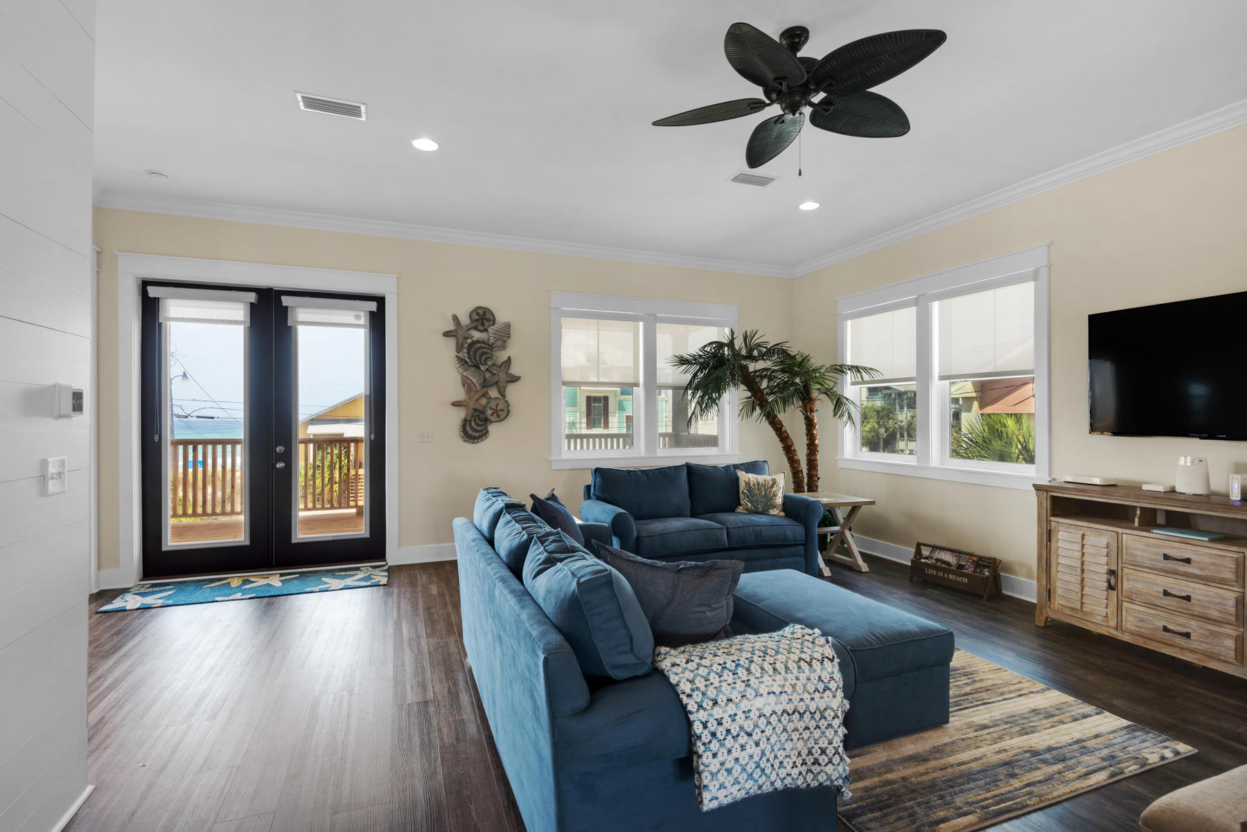 HOLIDAY BEACH UNIT 01 - Residential