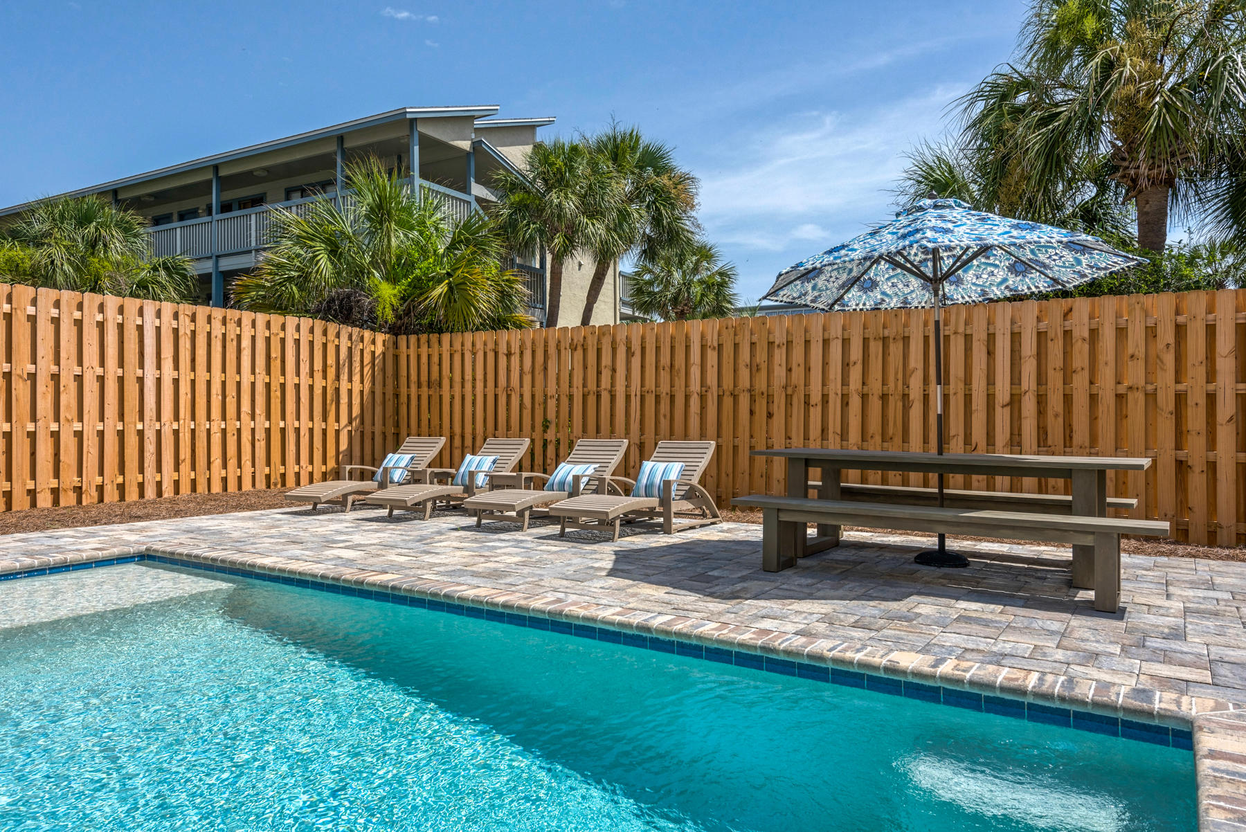 HOLIDAY BEACH UNIT 01 - Residential