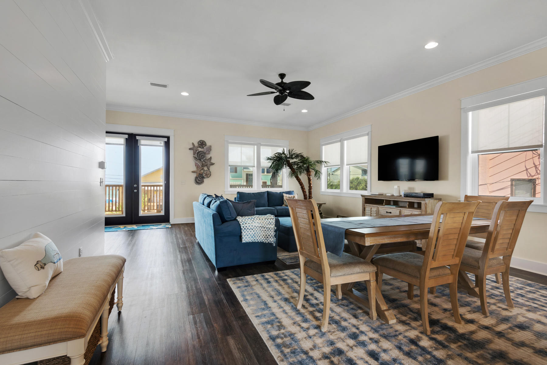 HOLIDAY BEACH UNIT 01 - Residential