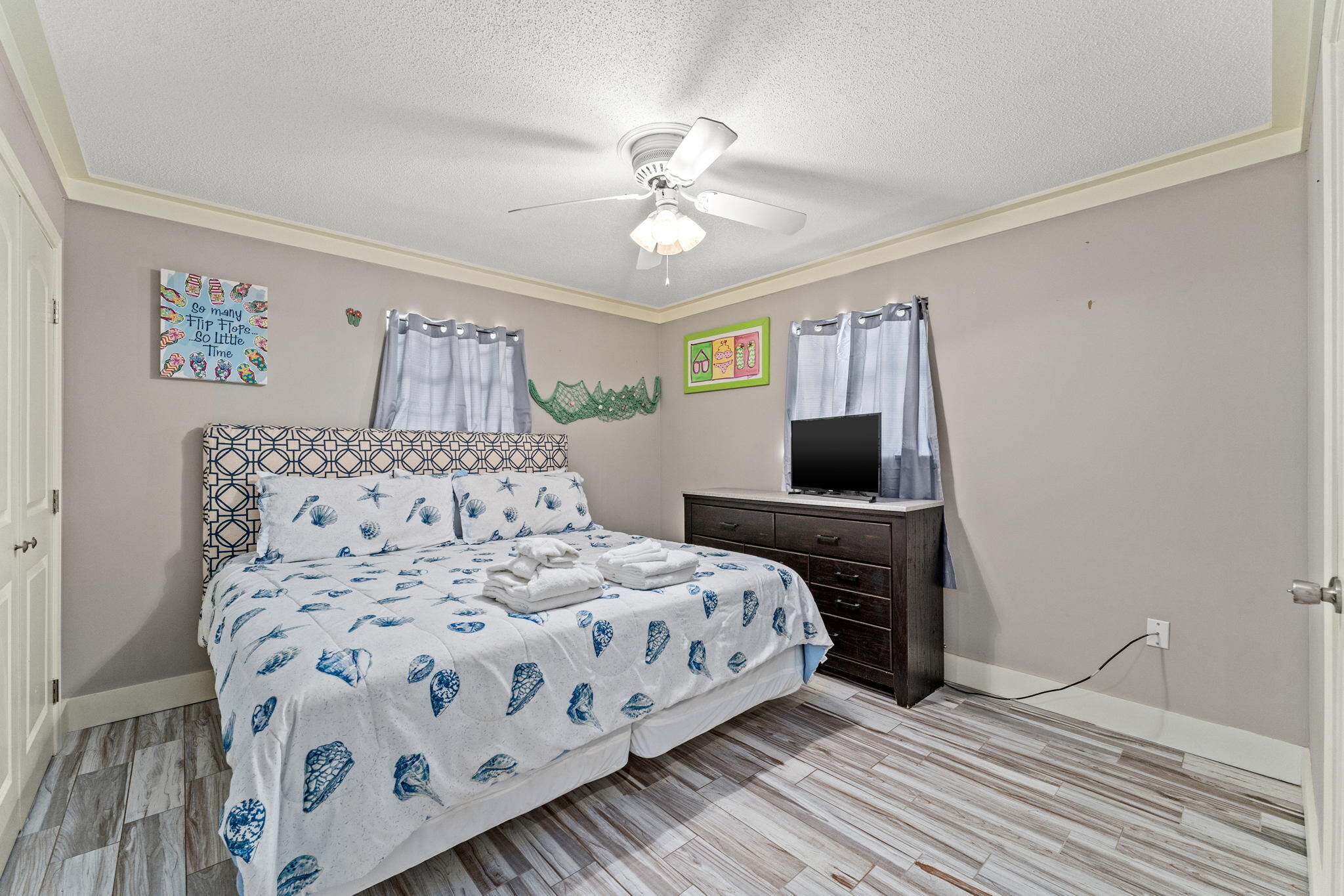 HOLIDAY BEACH - Residential