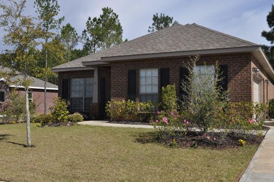 Immaculately maintained Lake front single level home in the Gardens Neighborhood at Hammock Bay! Presenting: The Oakley, 1 Story, 1729 SQ FT, 3 Bedrooms, 2 Baths, a flex room that can be used as a Formal Dining Room, Formal Office or Den, Rear Covered Porch offering expansive views of Lake Roscoe. This home features a Side Entry Garage. HOA, Basic Cable and garbage included. Enjoy all that Hammock Bay life has to offer. Hammock Bay is a pedestrian friendly development. There are network of sidewalks, nature trails, and bike paths. The Hammock Bay Town Square-lawn-style amphitheater is designed for entertainment.