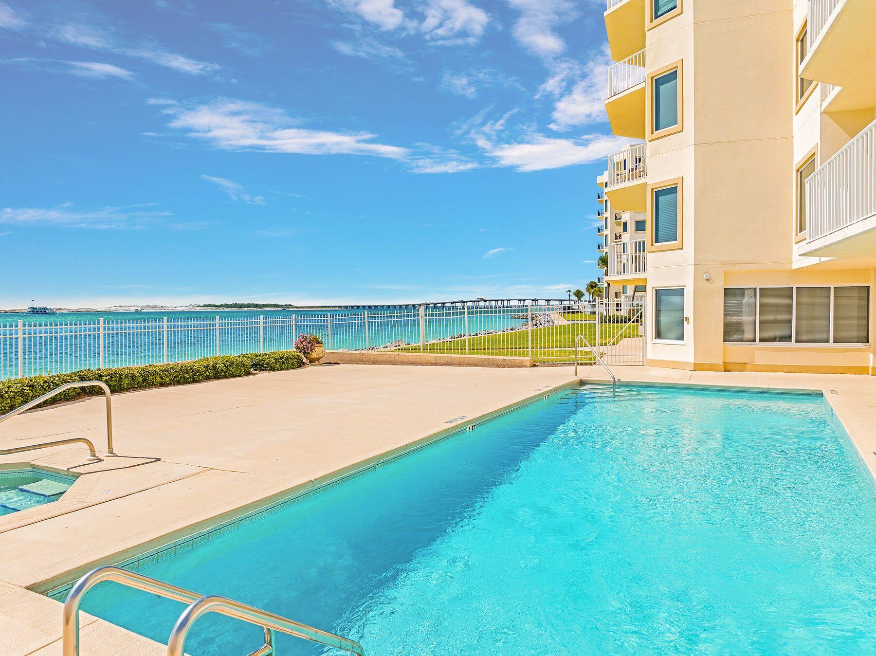 WATERVIEW TOWERS PH 2 - Residential