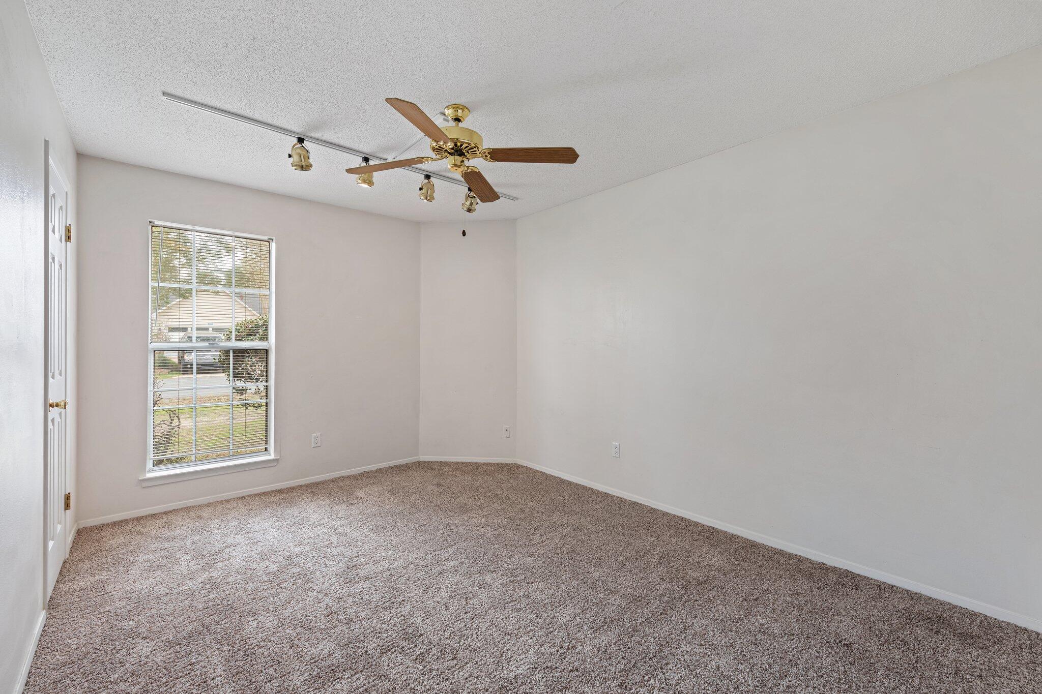 BLUE PINE VILLAGE PH 3 - Residential Lease