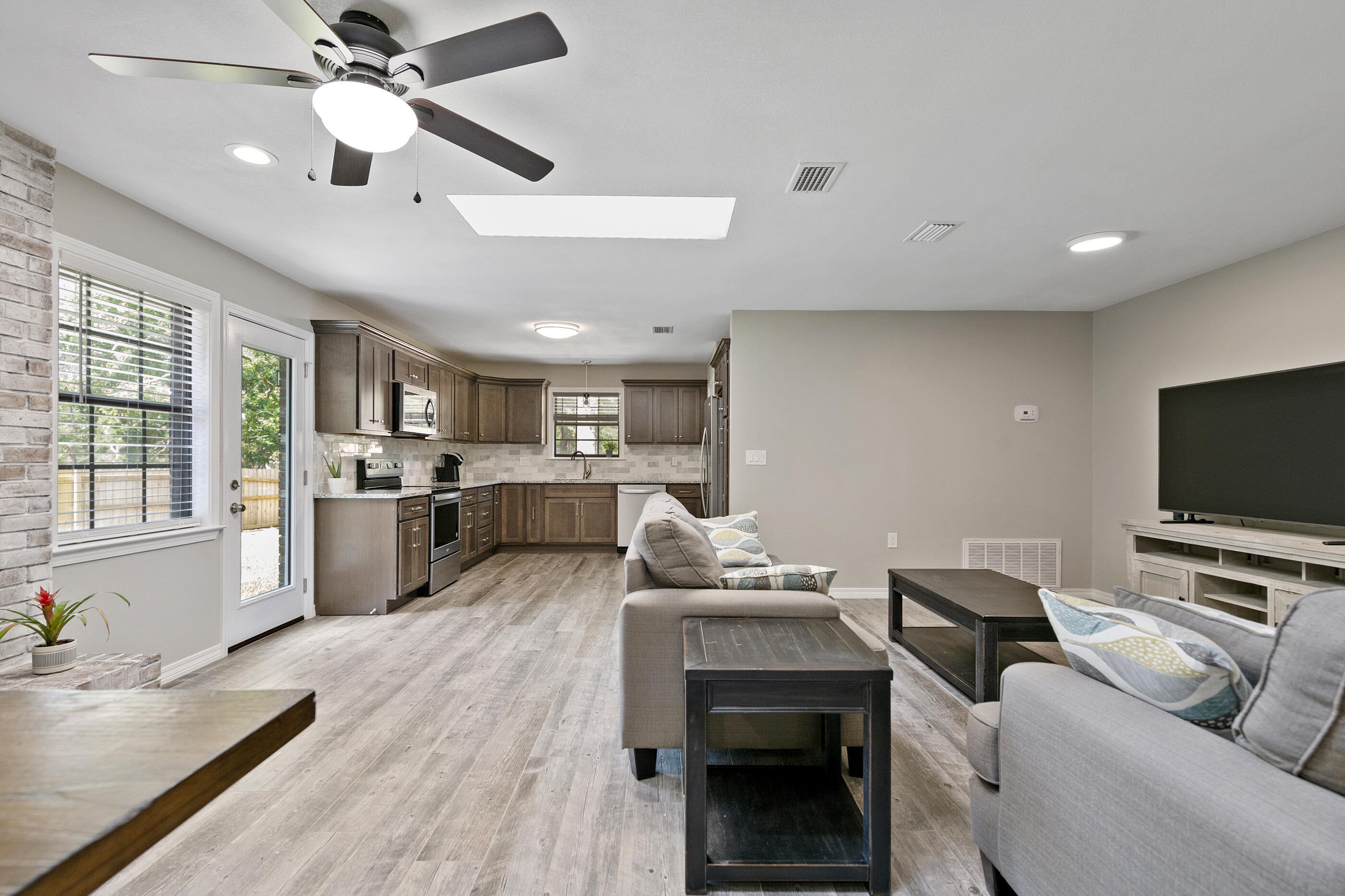 PINE LAKE S/D - Residential