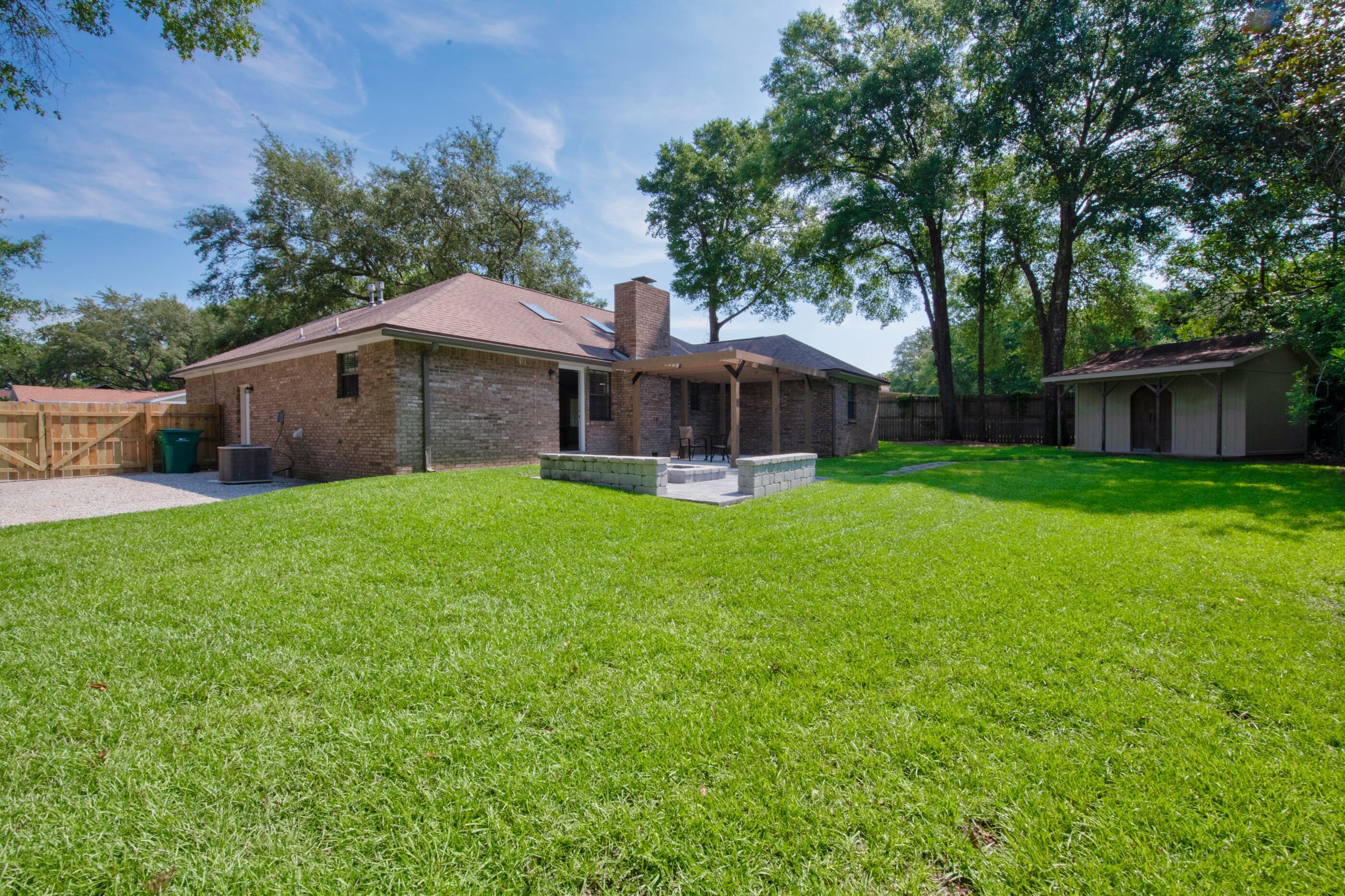 PINE LAKE S/D - Residential