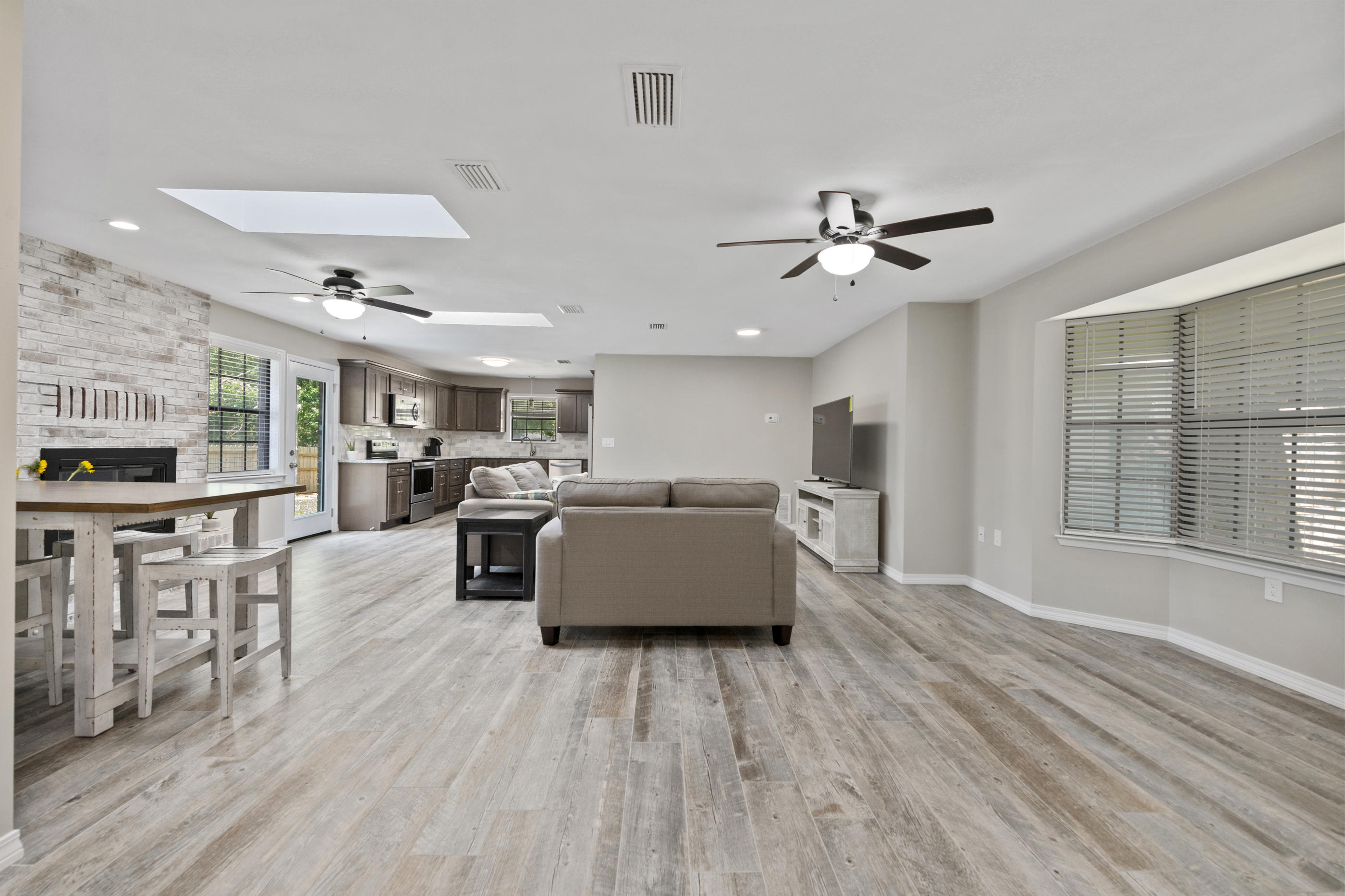 PINE LAKE S/D - Residential