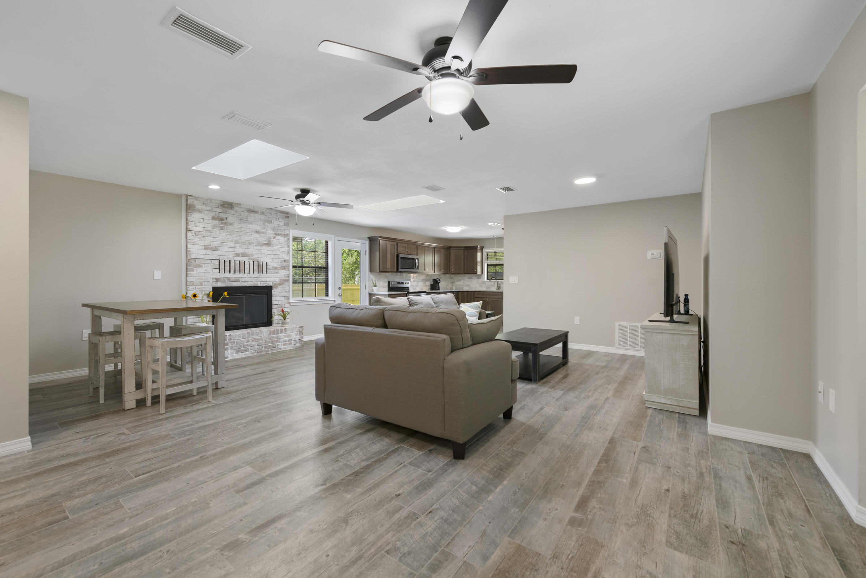 PINE LAKE S/D - Residential