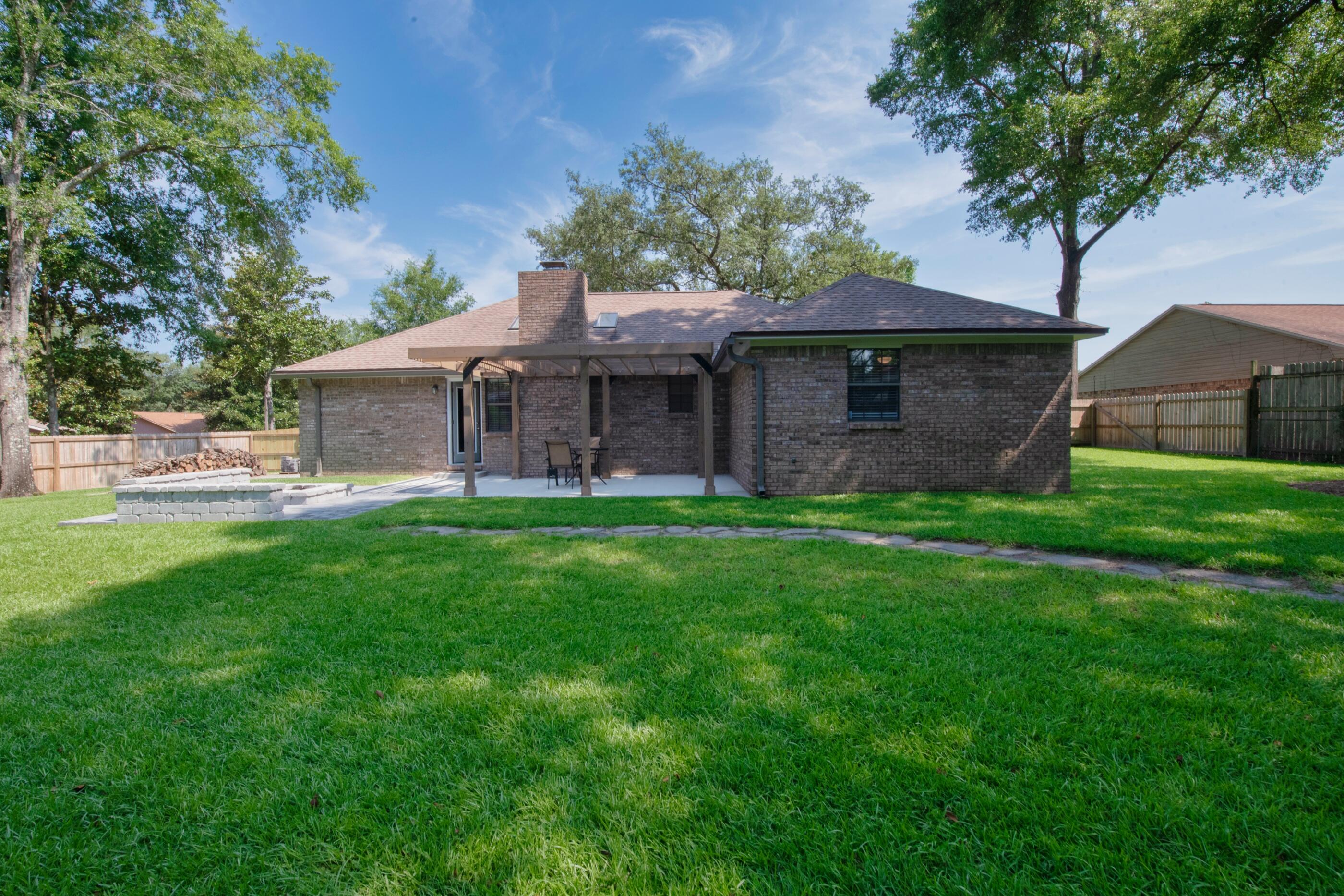 PINE LAKE S/D - Residential