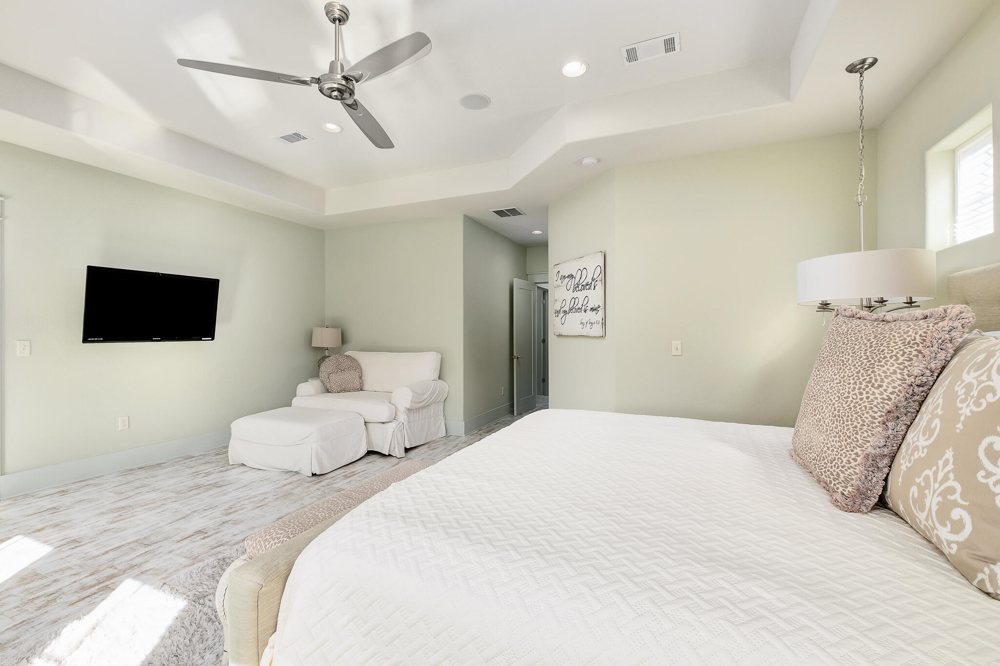 VILLA LAGO - Residential