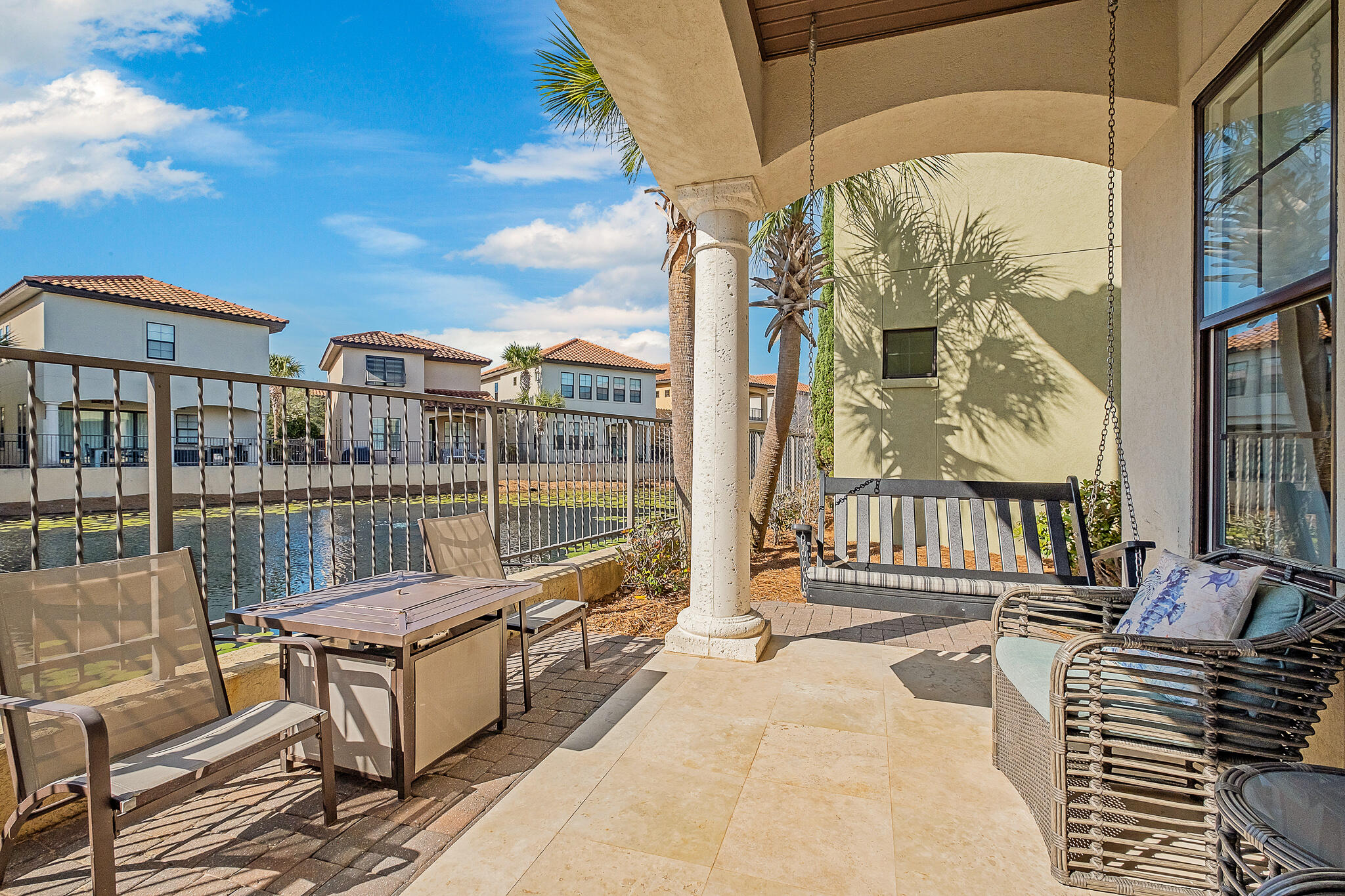 VILLA LAGO - Residential