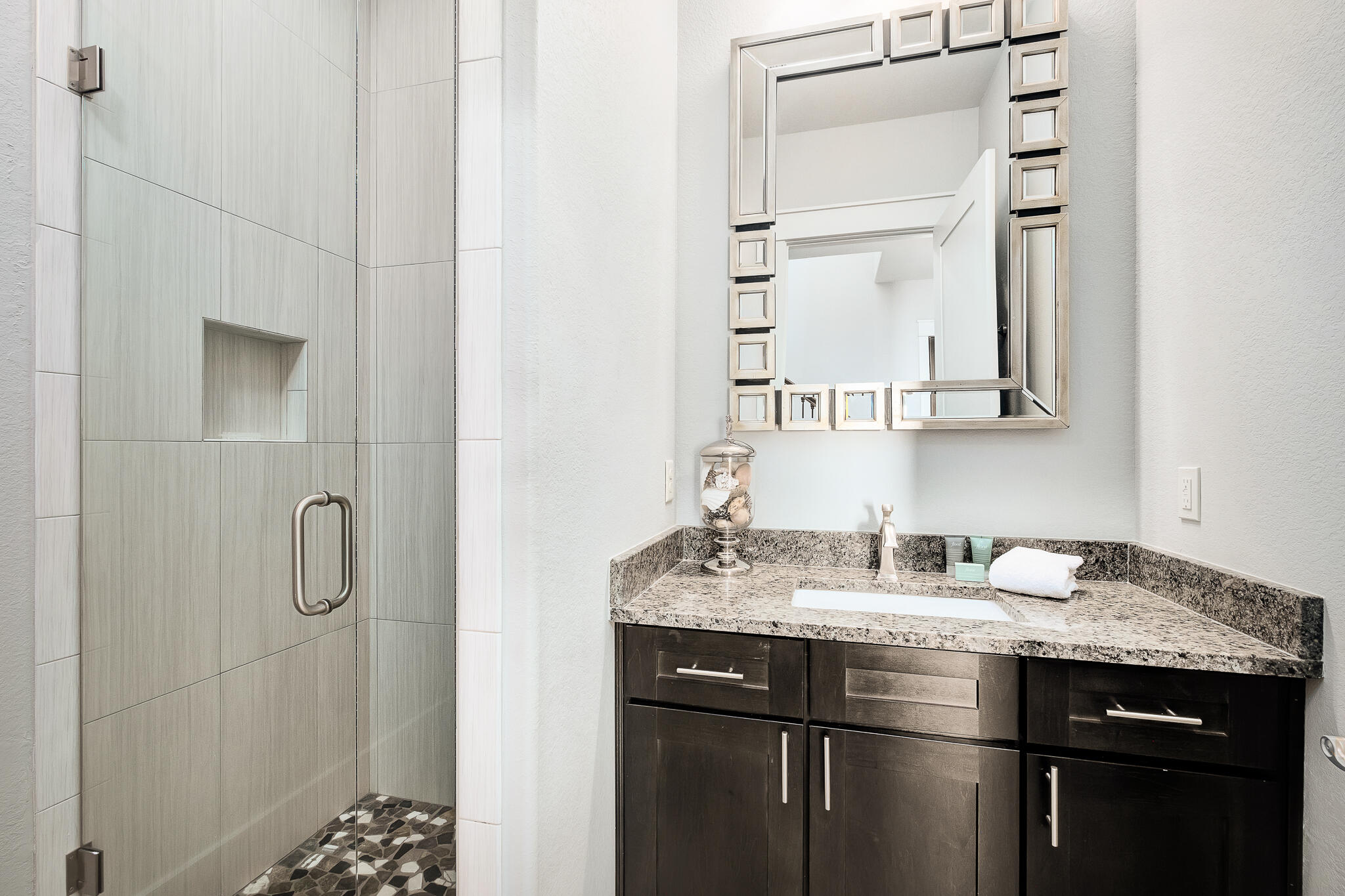 VILLA LAGO - Residential