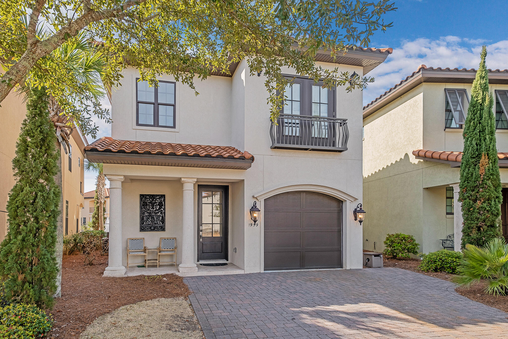 VILLA LAGO - Residential