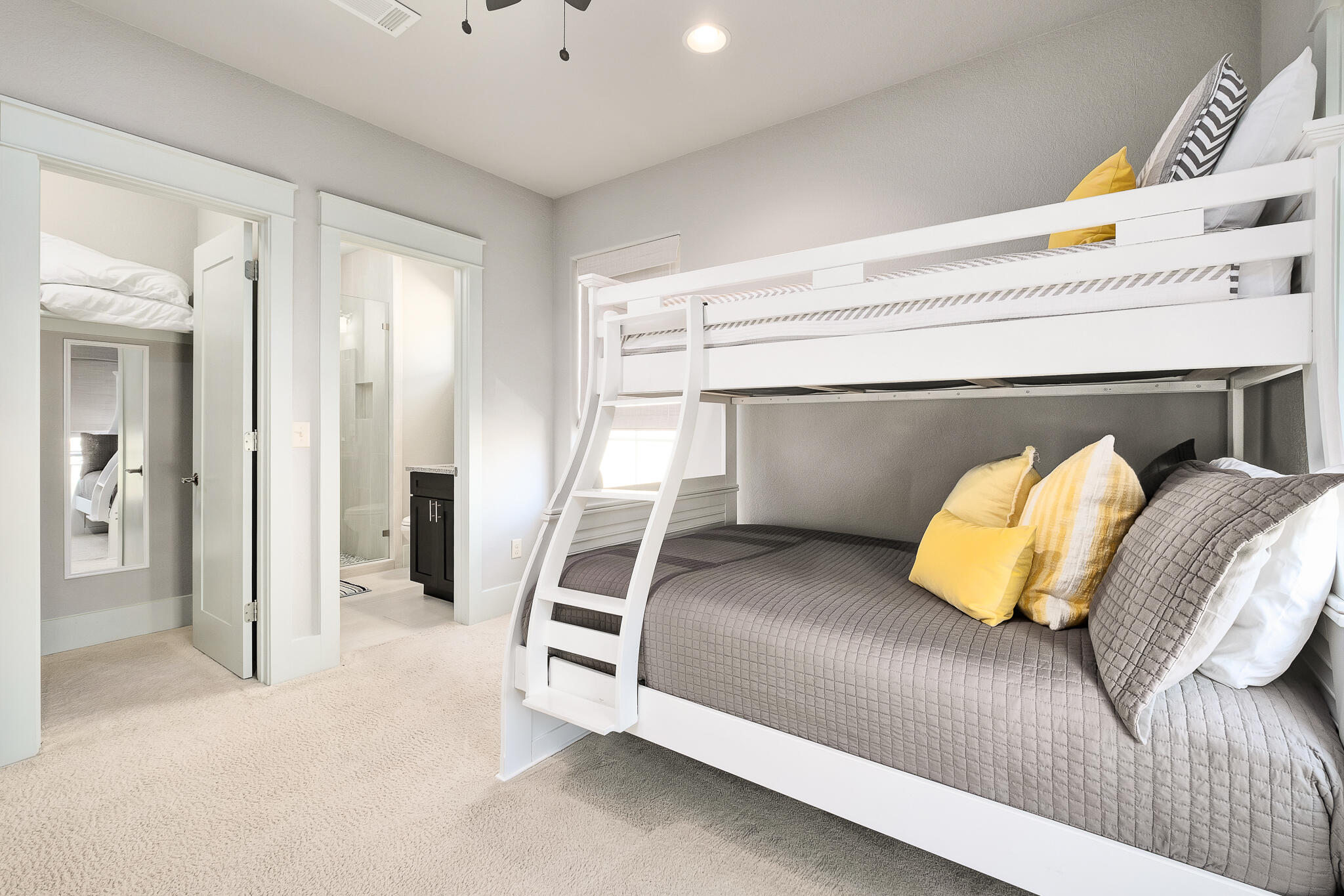 VILLA LAGO - Residential