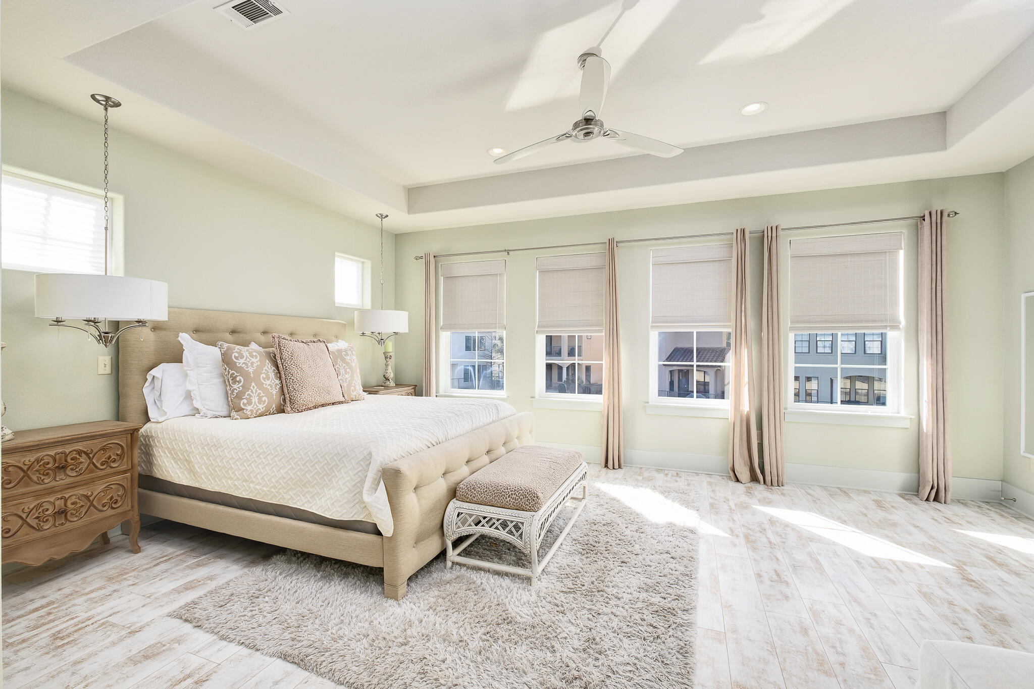 VILLA LAGO - Residential