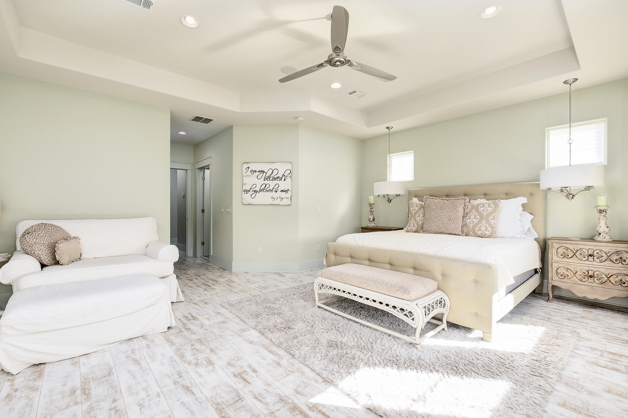 VILLA LAGO - Residential