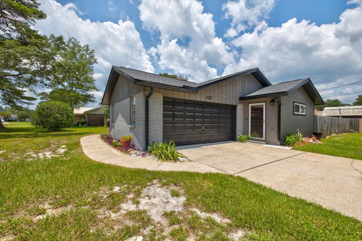 OAKRIDGE MANOR - Residential