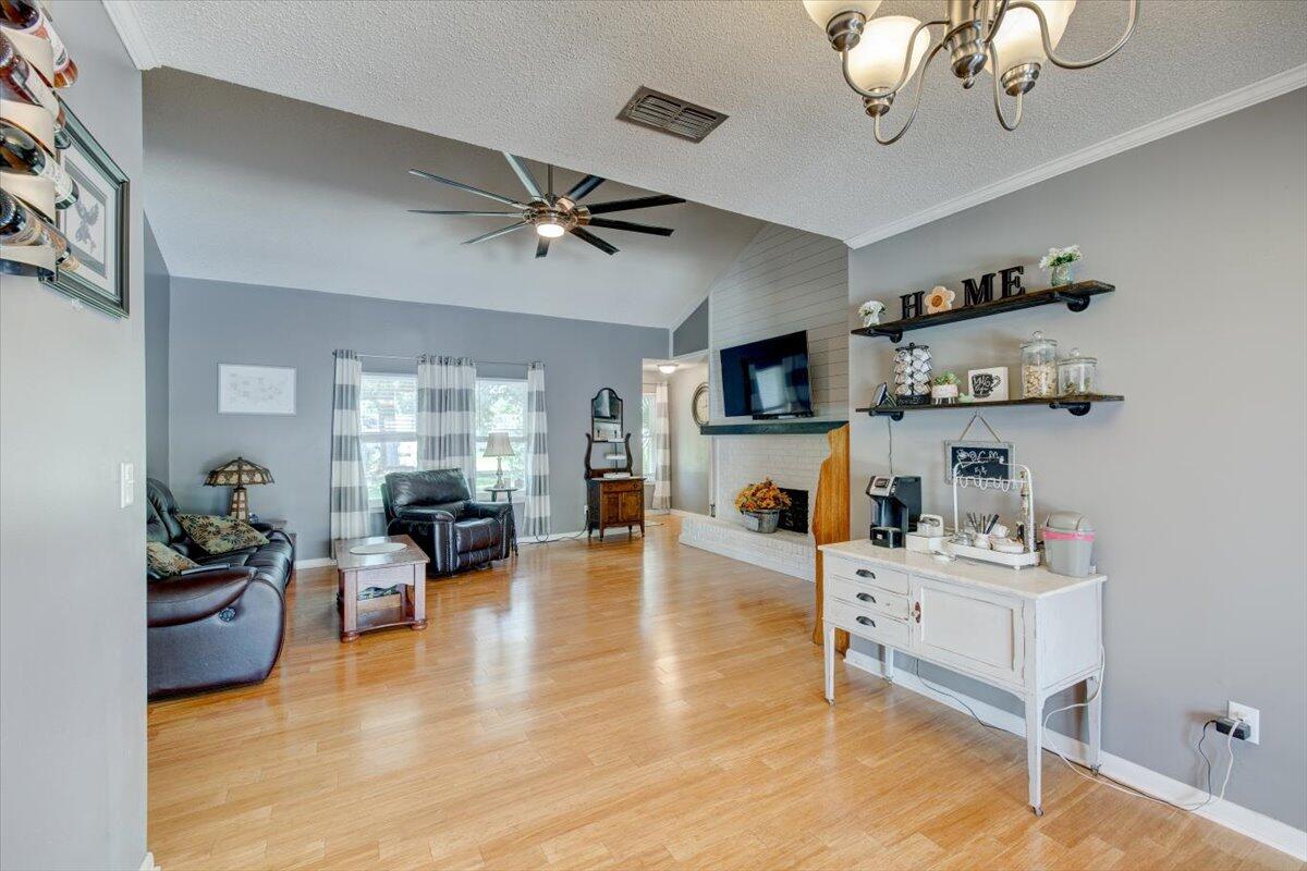 OAKRIDGE MANOR - Residential