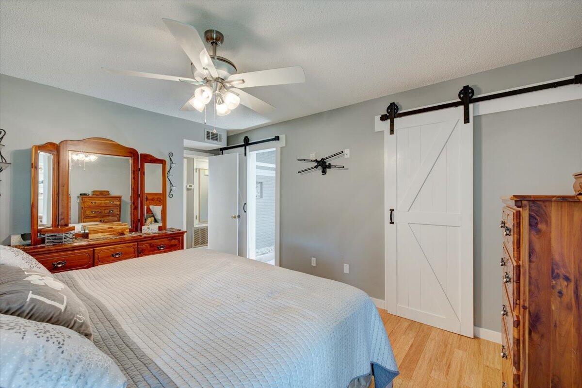 OAKRIDGE MANOR - Residential