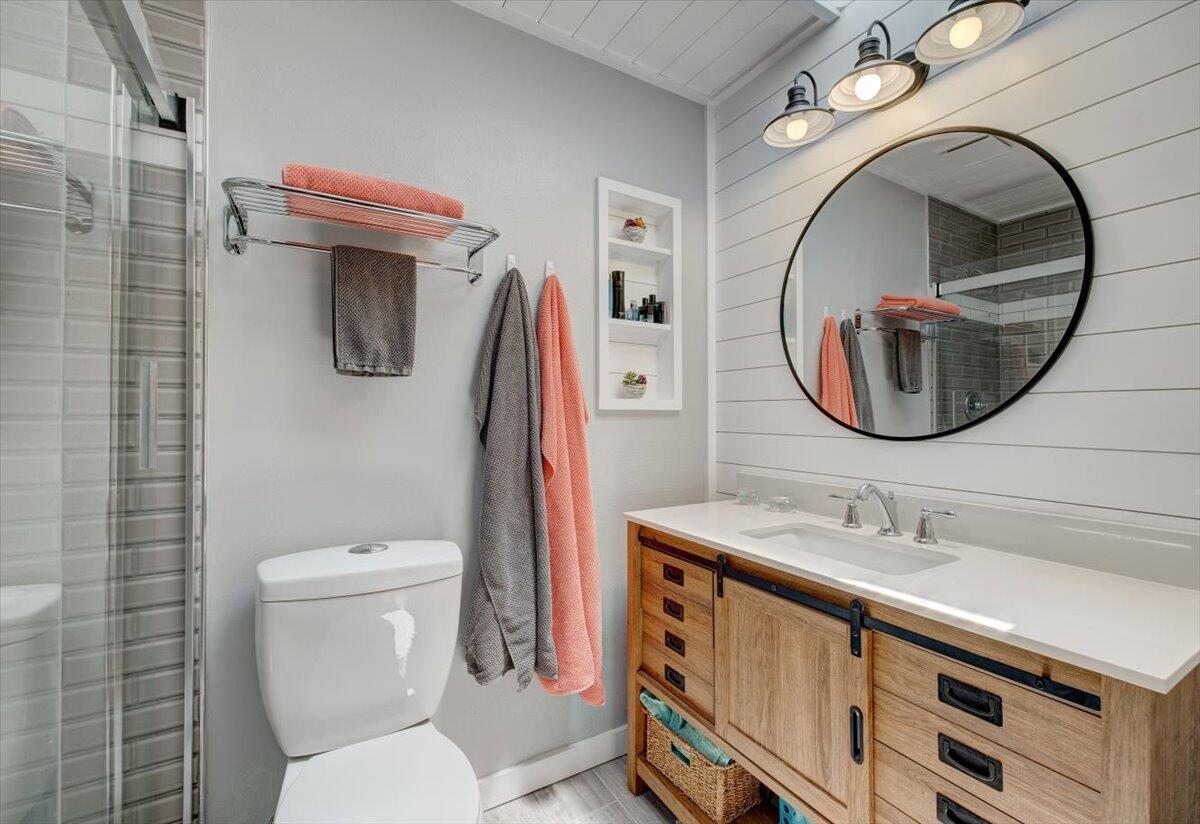 OAKRIDGE MANOR - Residential