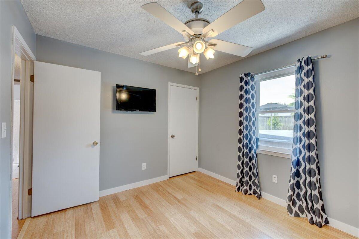 OAKRIDGE MANOR - Residential