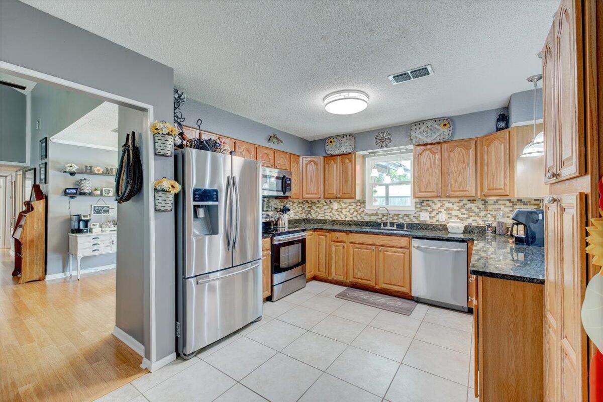 OAKRIDGE MANOR - Residential