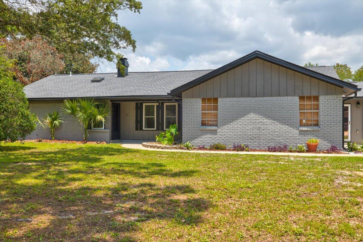 OAKRIDGE MANOR - Residential