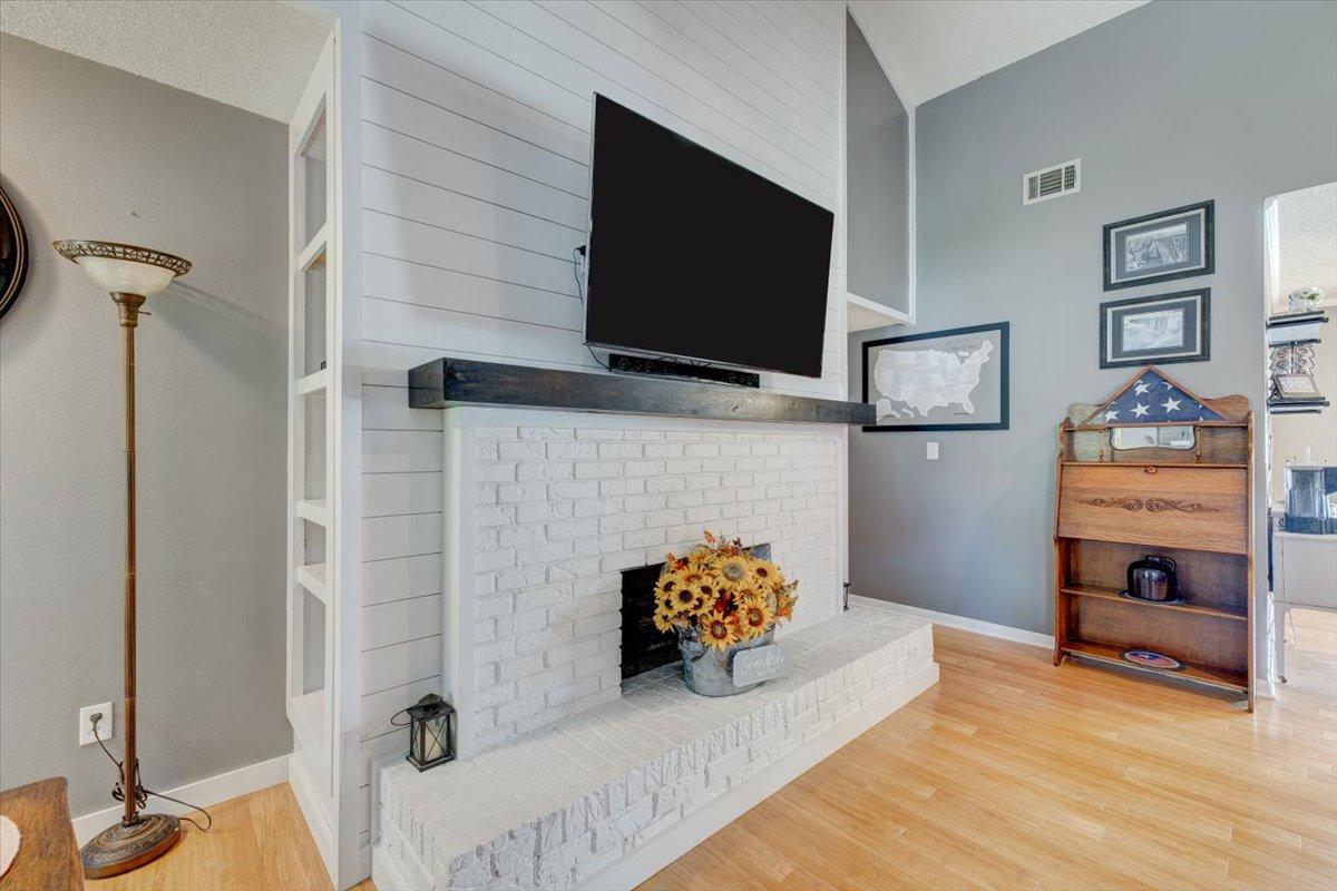 OAKRIDGE MANOR - Residential