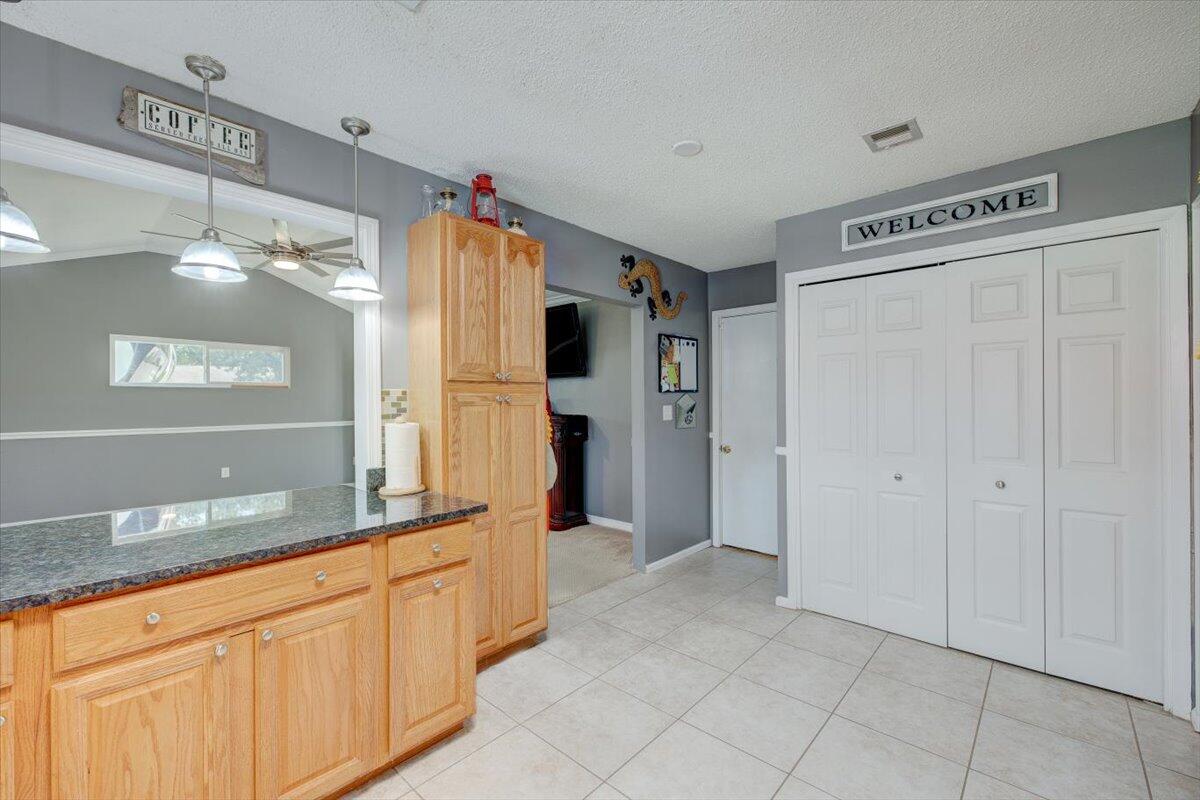 OAKRIDGE MANOR - Residential