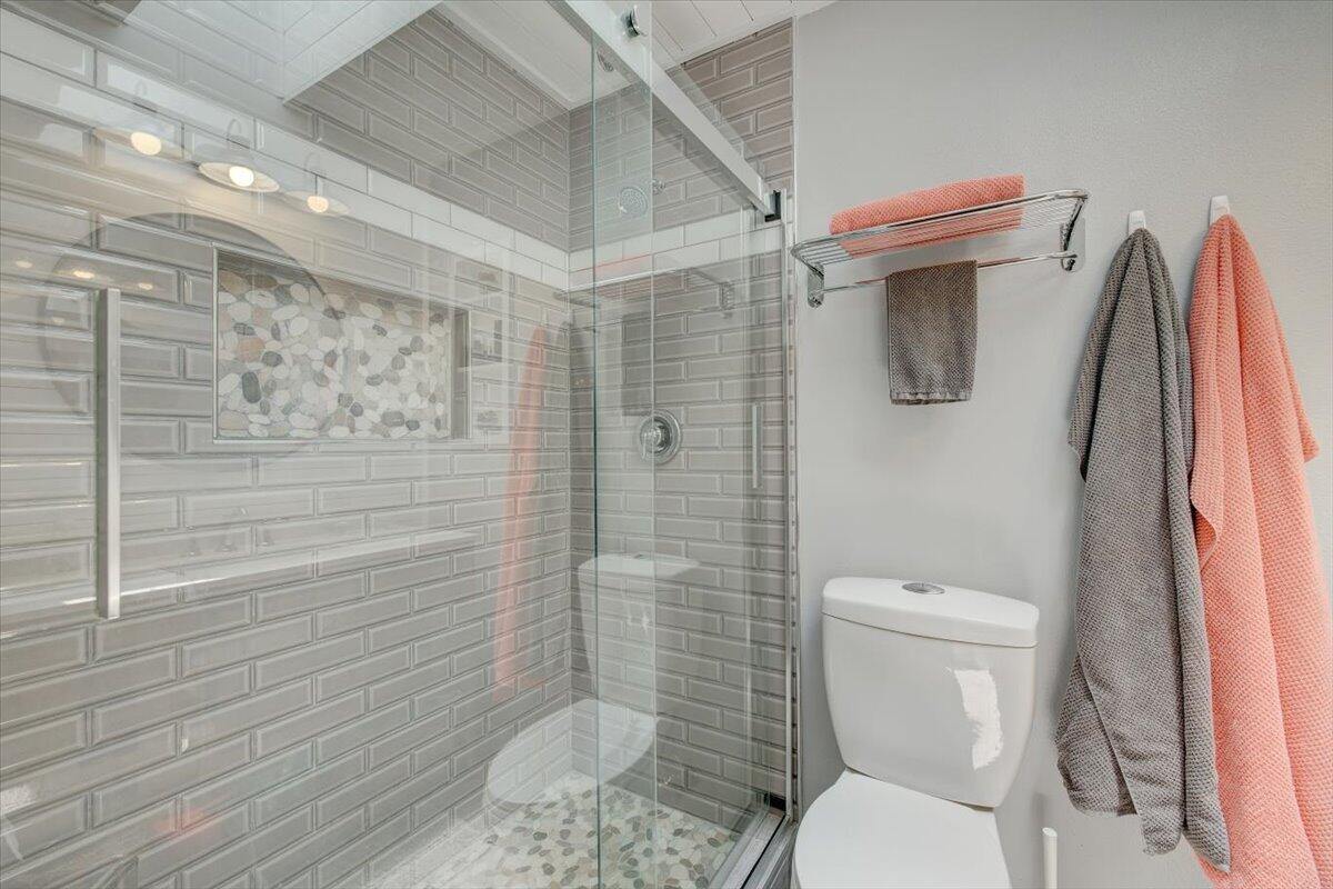 OAKRIDGE MANOR - Residential