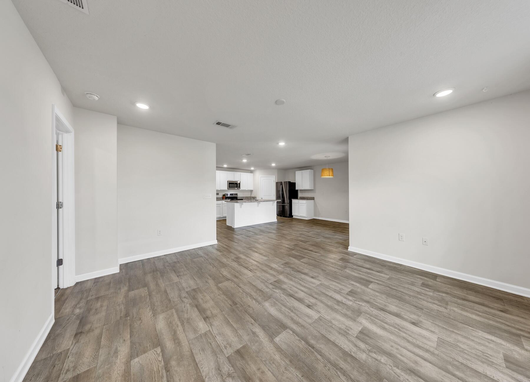 REDSTONE COMMONS - Residential Lease