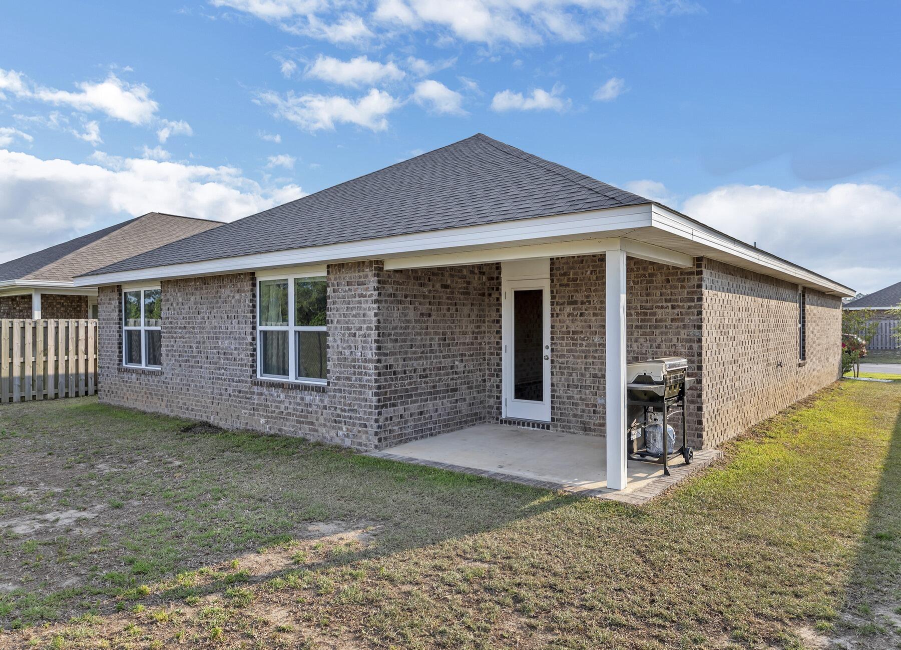 REDSTONE COMMONS - Residential Lease