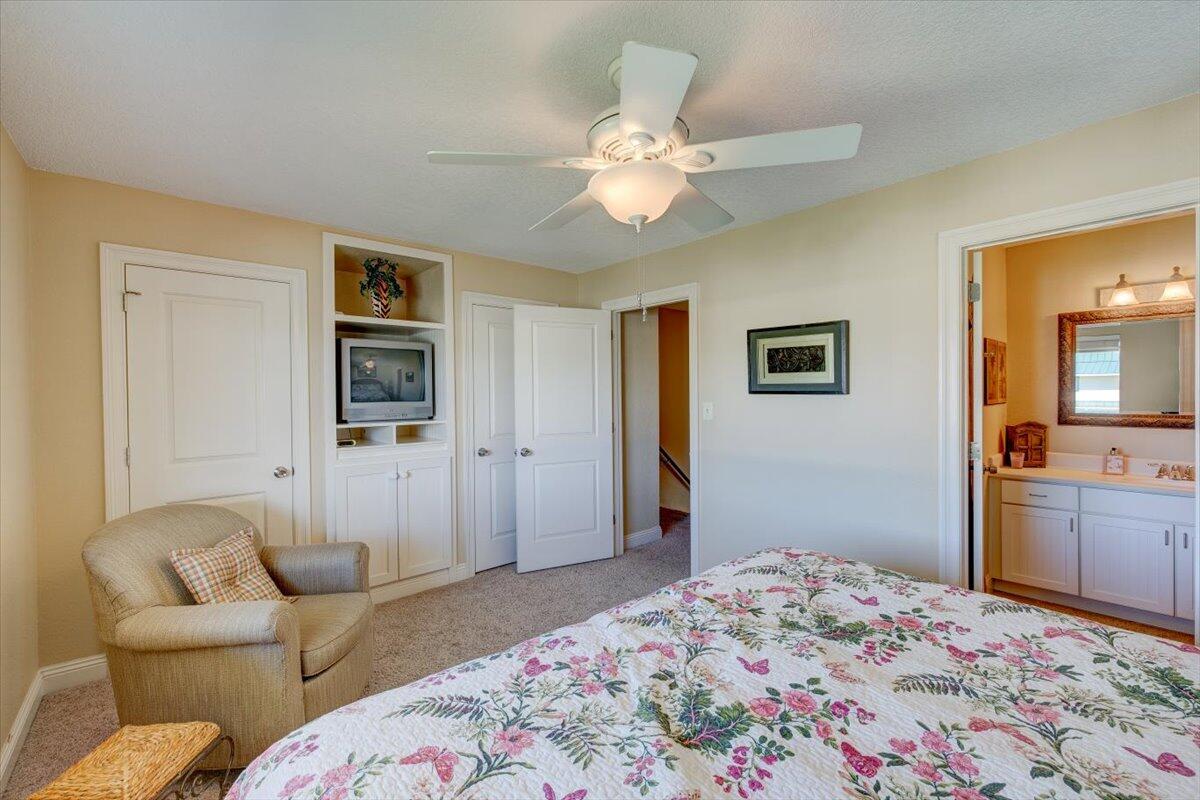 SANDPRINTS CONDO - Residential