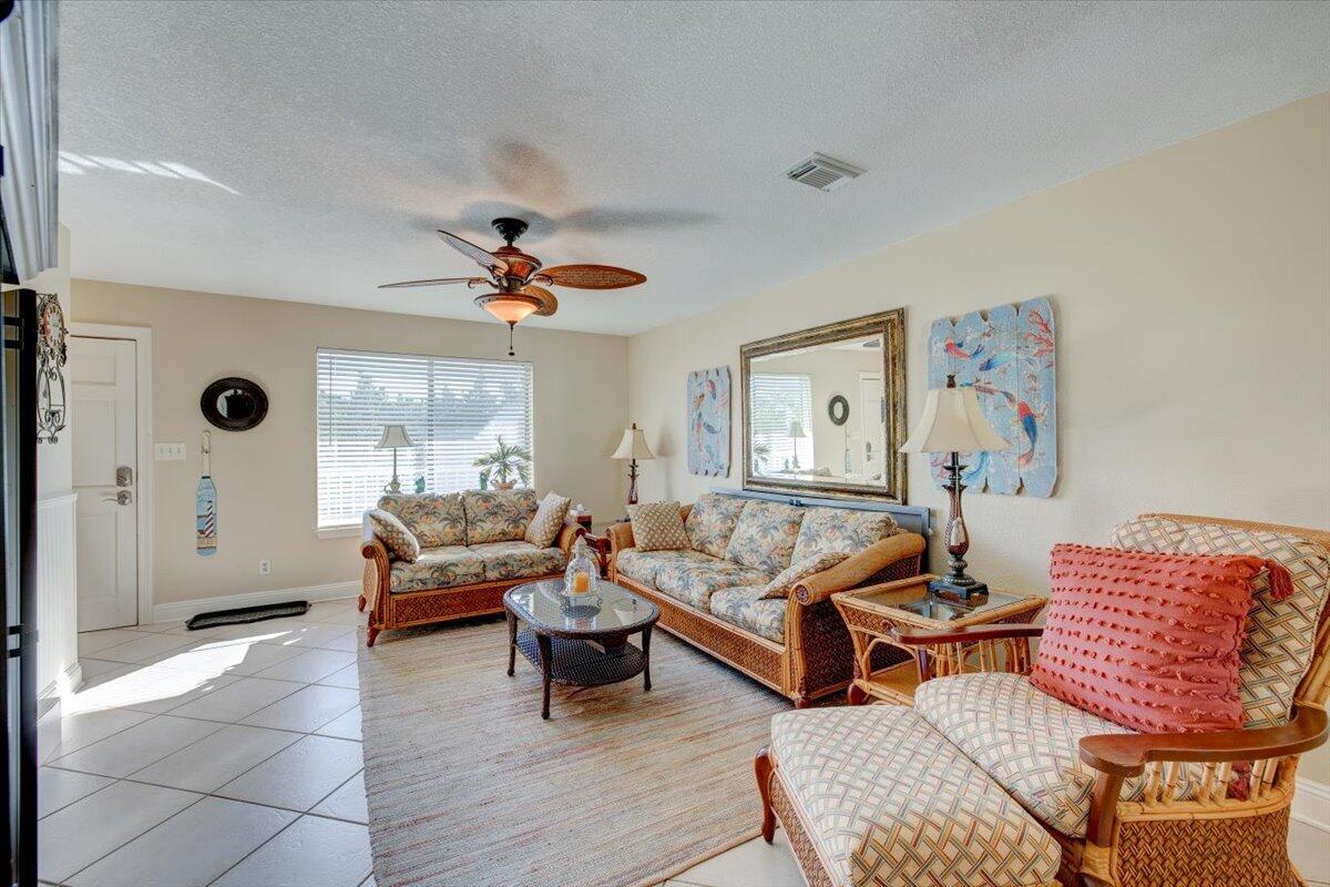 SANDPRINTS CONDO - Residential