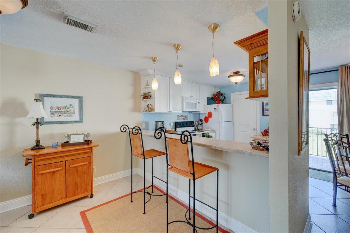 SANDPRINTS CONDO - Residential