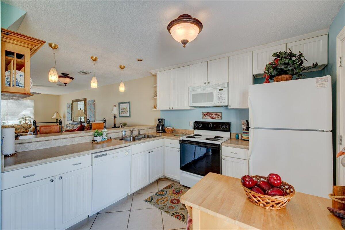 SANDPRINTS CONDO - Residential