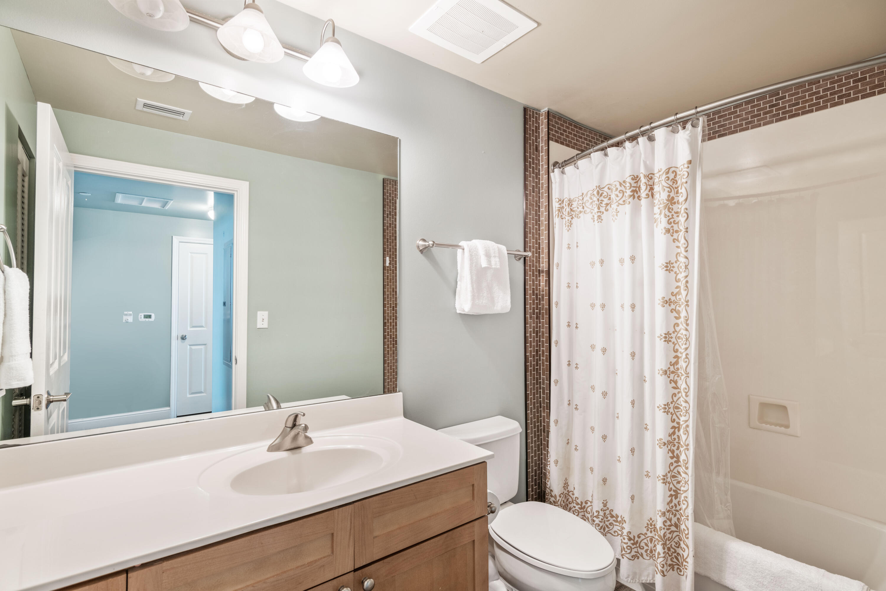 AQUA CONDO - Residential