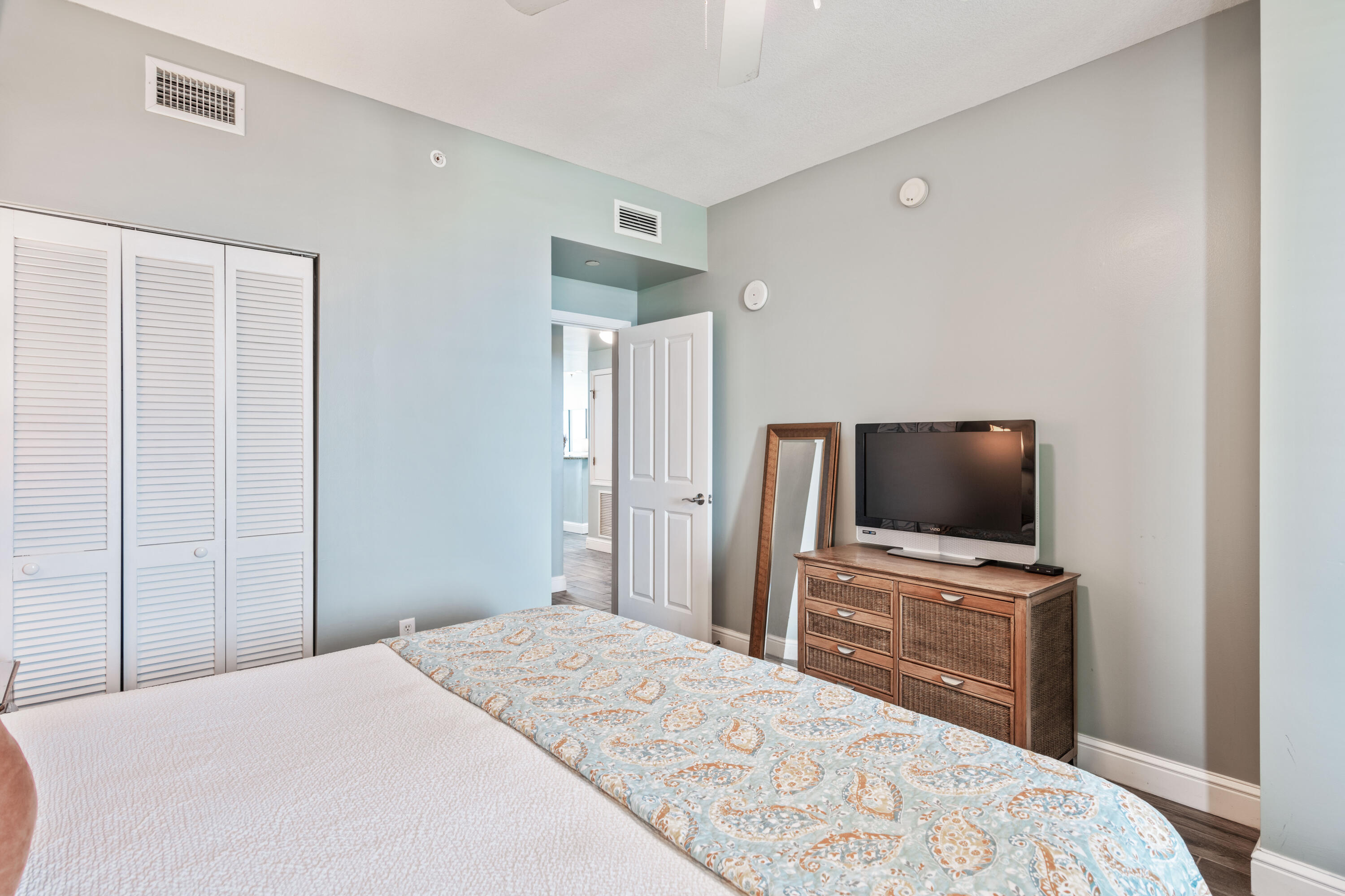 AQUA CONDO - Residential