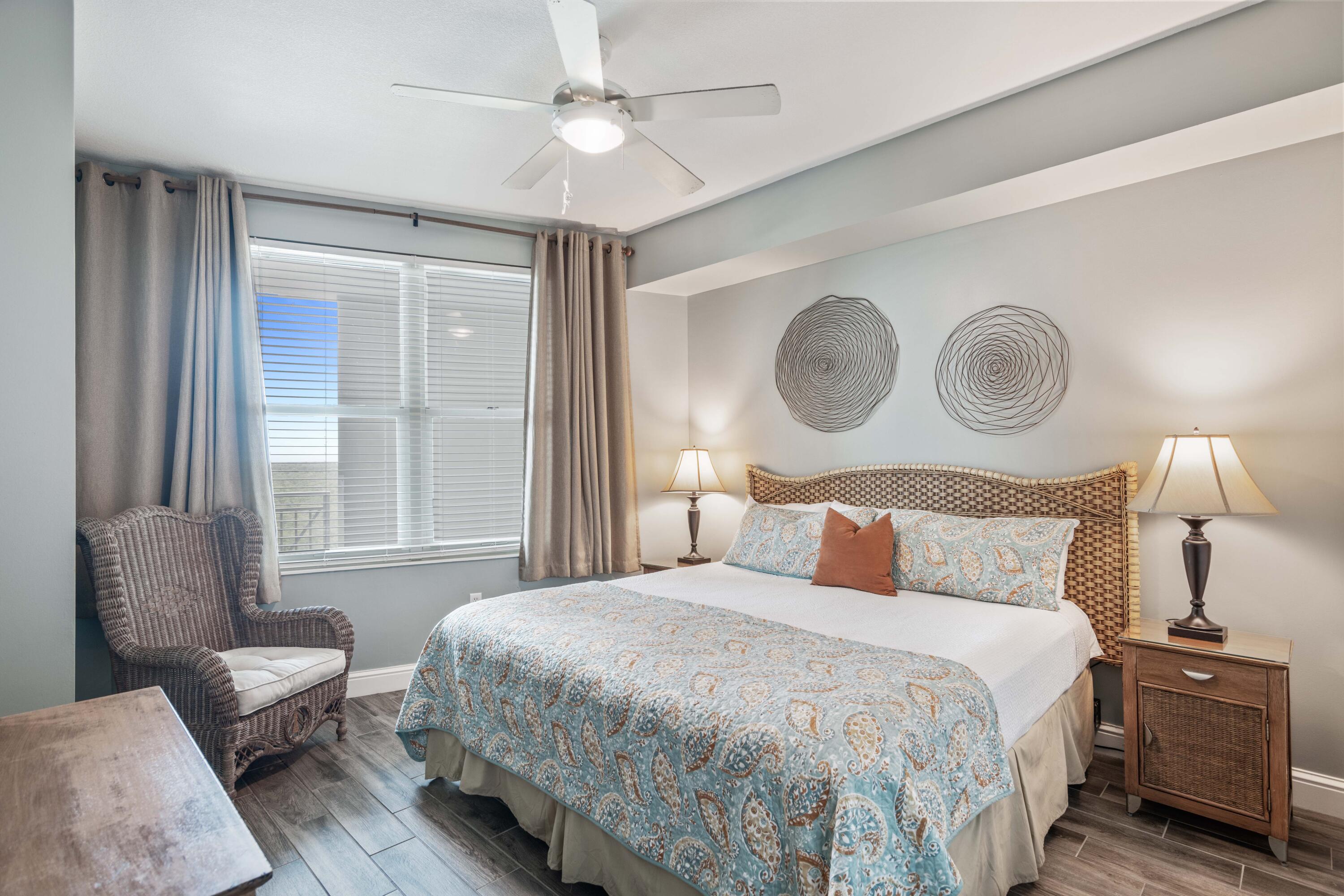 AQUA CONDO - Residential